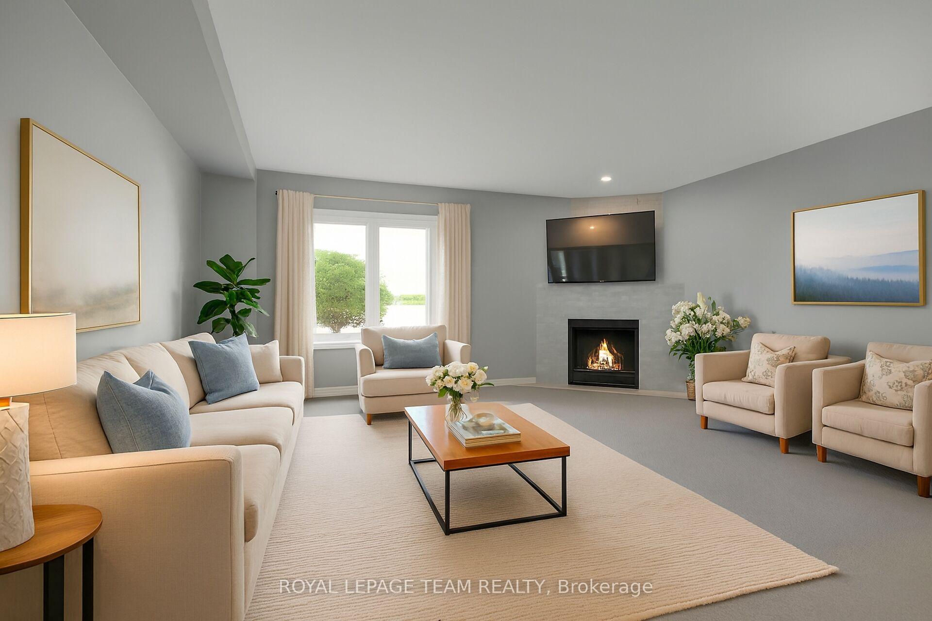 89 Thornbury Crescent, South of Baseline to Knoxdale — photo 2 of 5