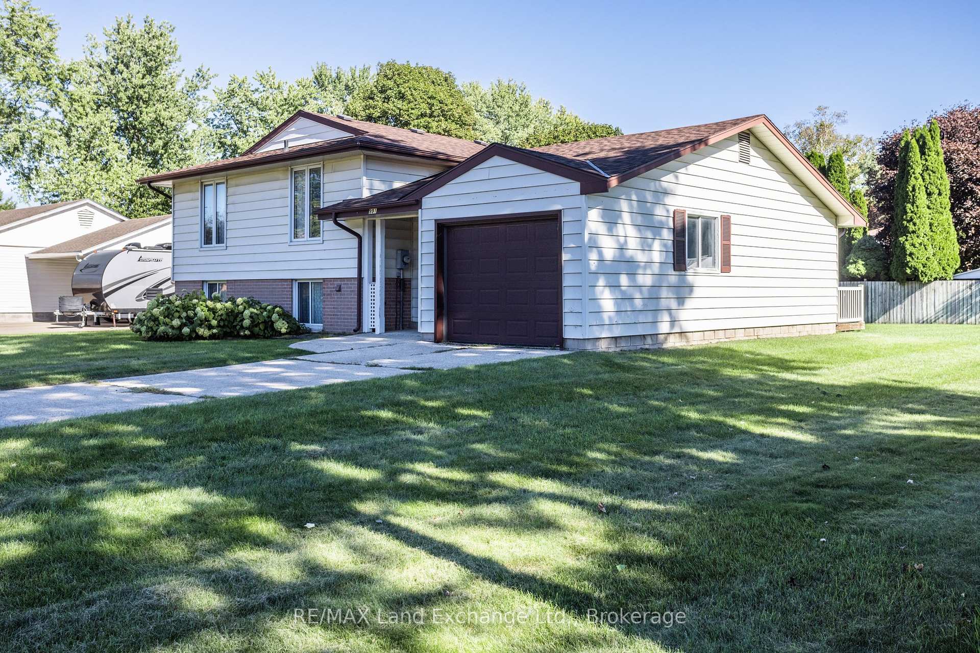 991 Bricker Street N, Saugeen Shores — photo 3 of 5