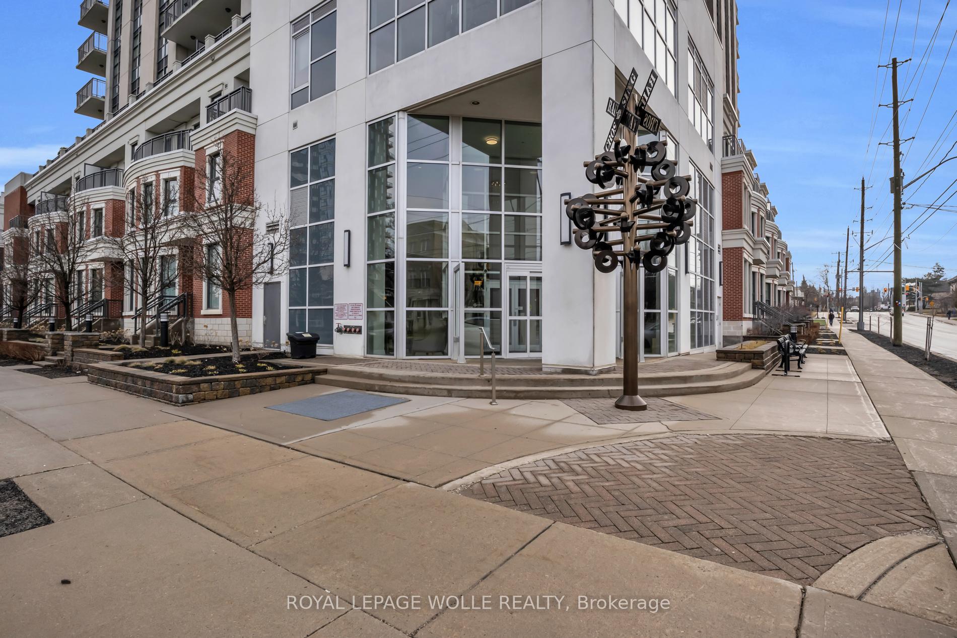 144 Park Street 904, Waterloo, ON N2L 0B6