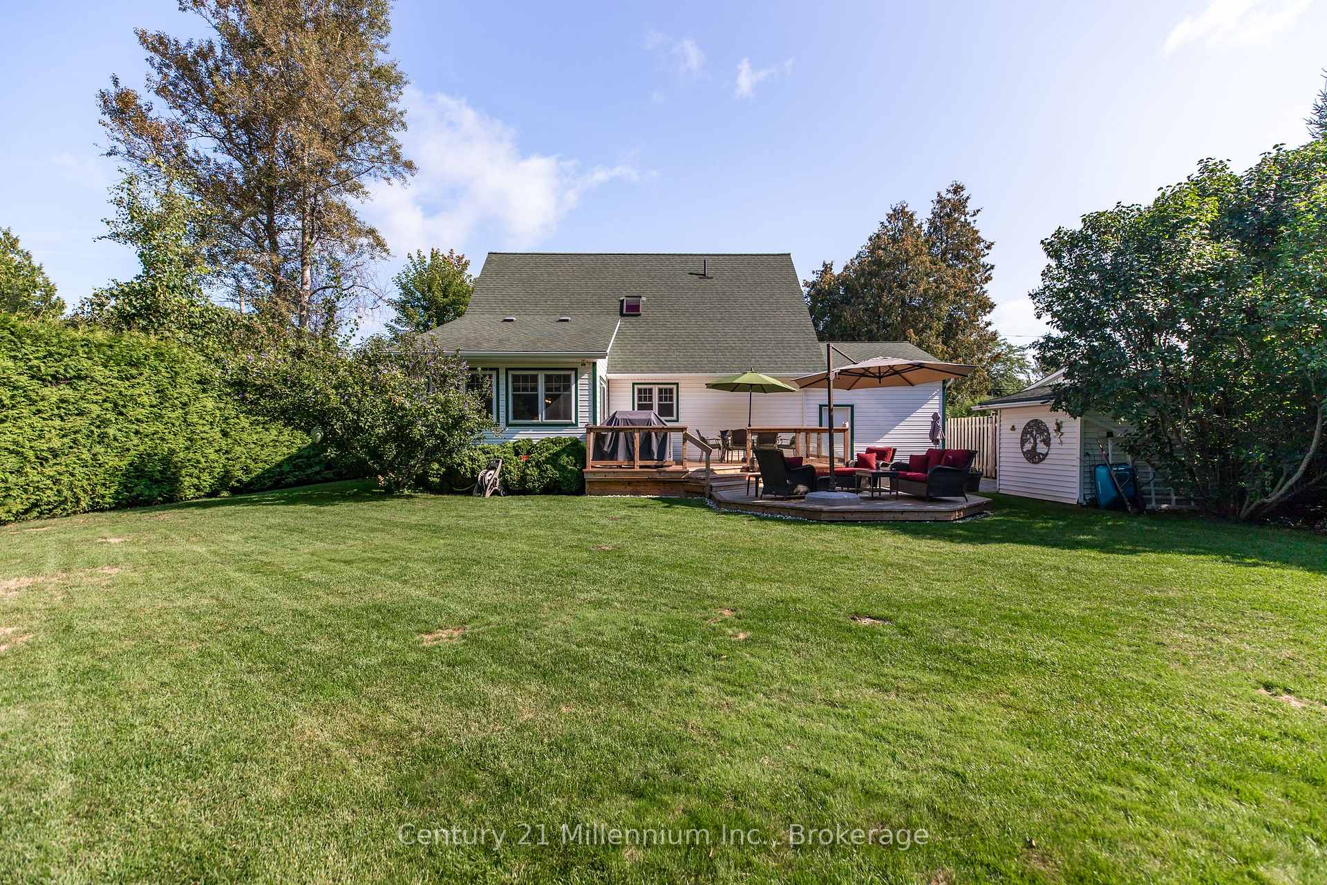 171 Island Street, Saugeen Shores — photo 3 of 5