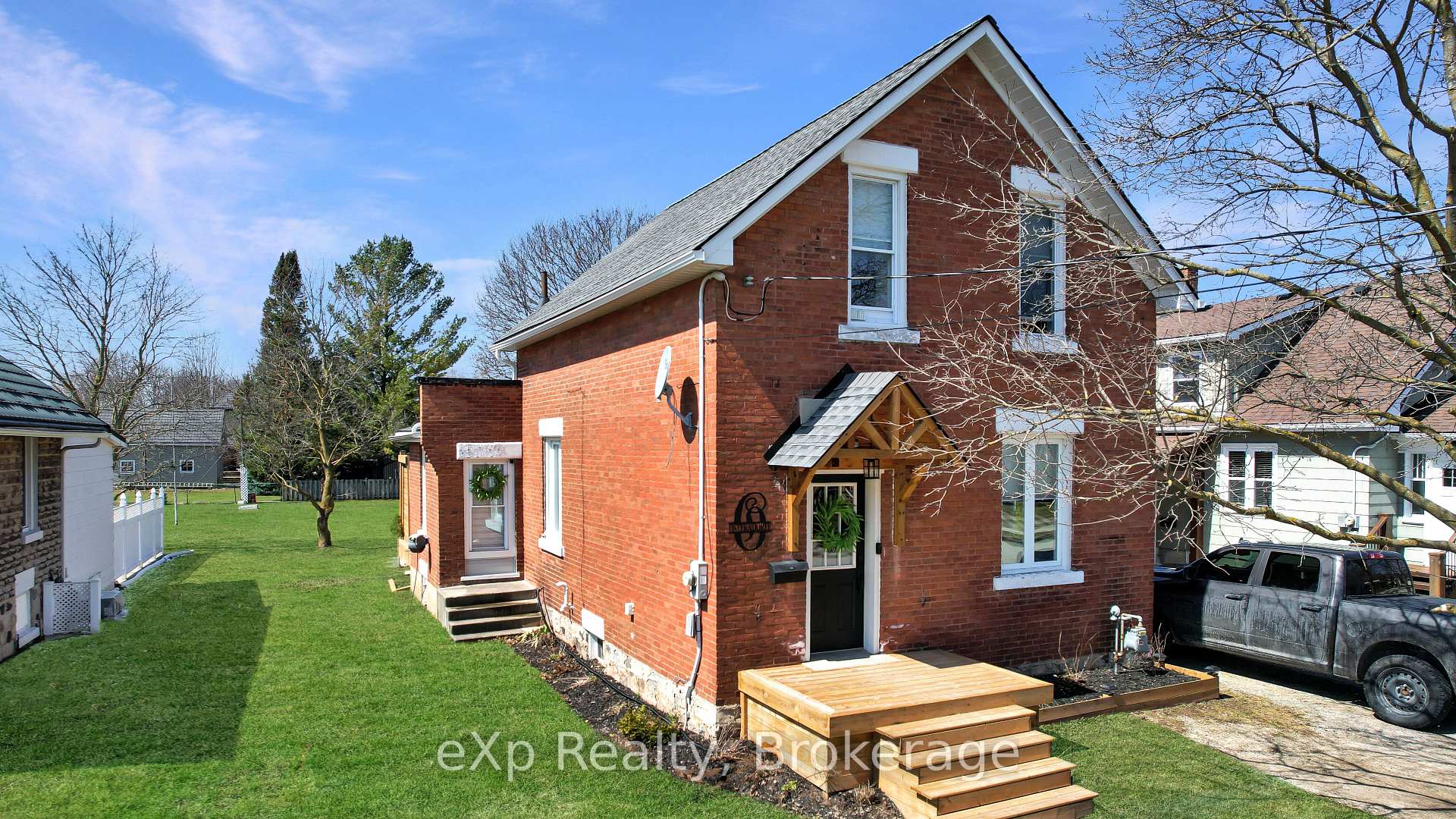588 12th Avenue, Hanover, ON N4N 2V6