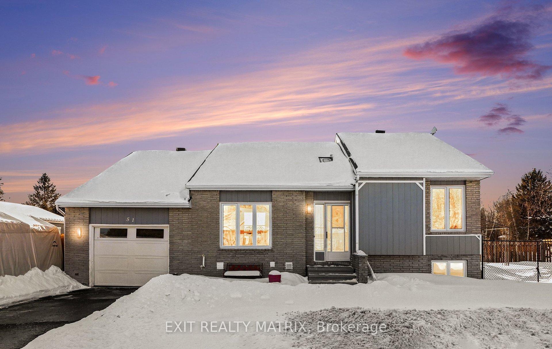 51 Marcel Street E, Russell — photo 3 of 5