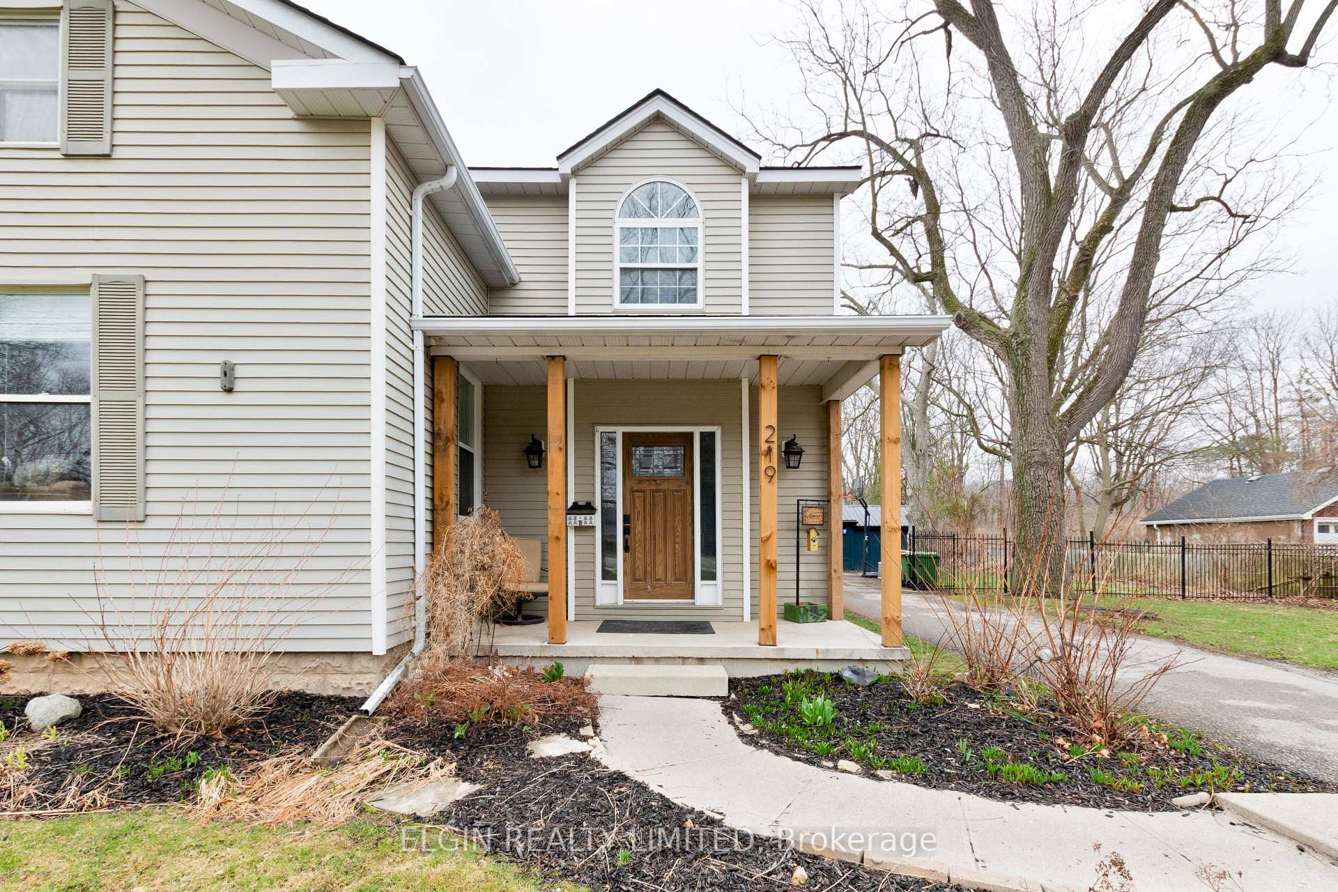 219 Sunset Drive, St. Thomas — photo 4 of 5