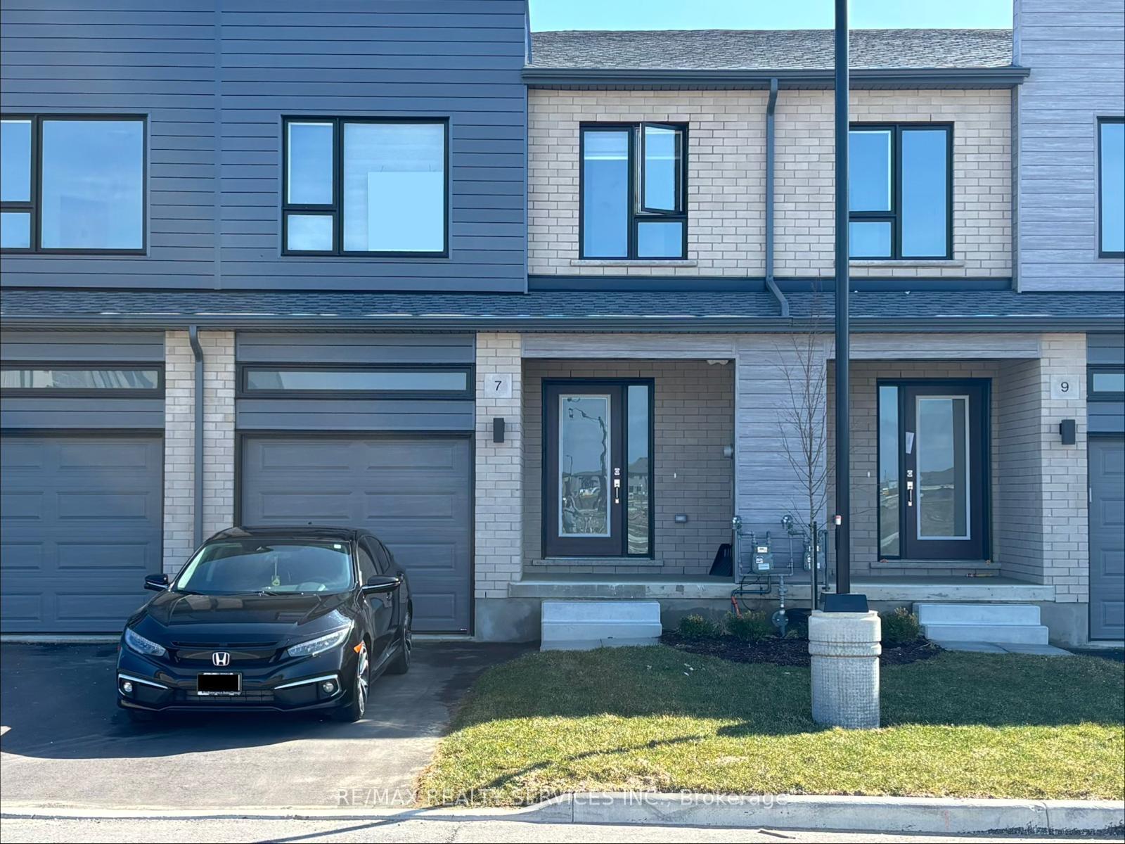 7 Pin Oak Common, Cambridge, ON N1S 0G3 — Cambridge, Ontario