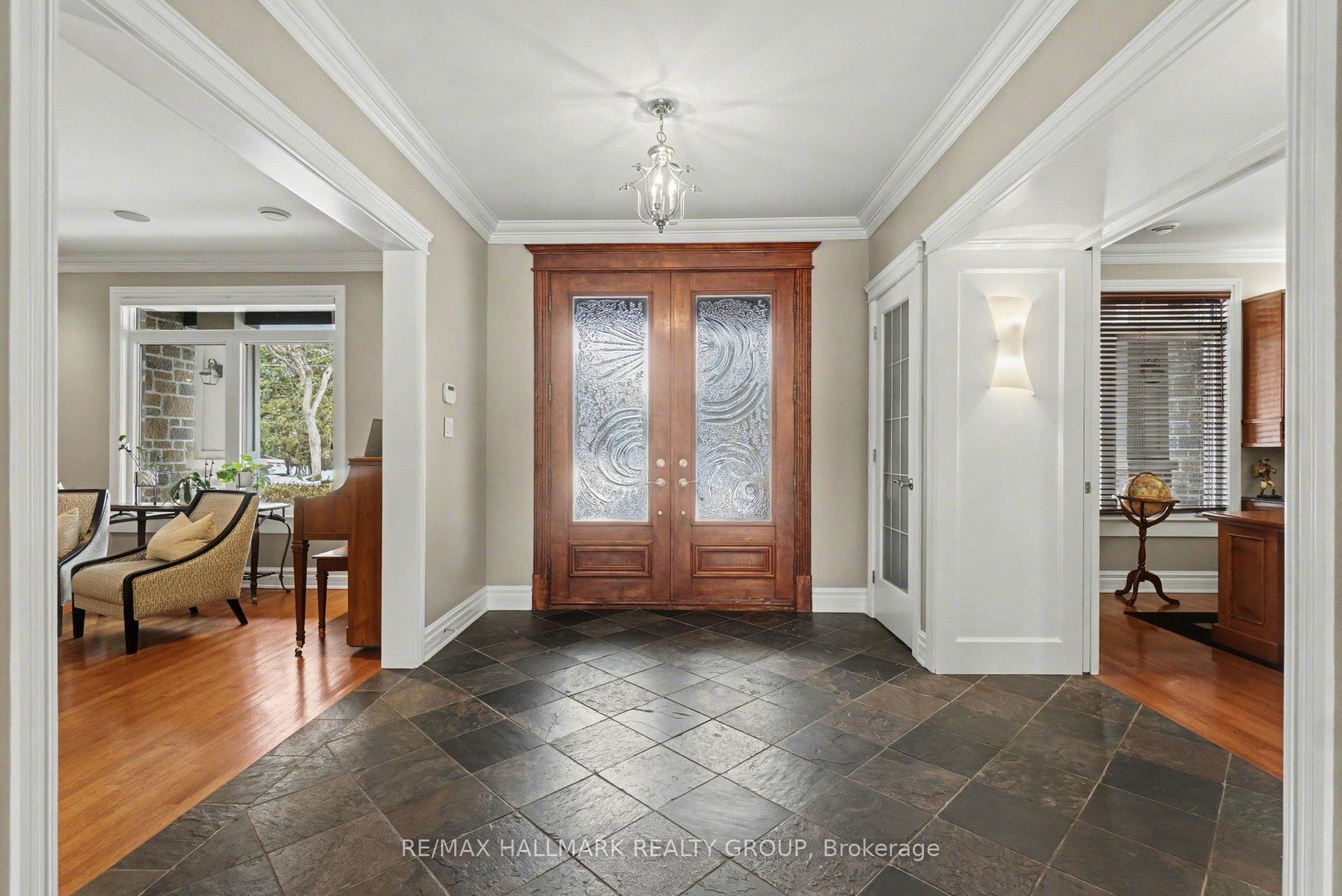 62 Rebecca Crescent, Beacon Hill North - South and Area — photo 3 of 5