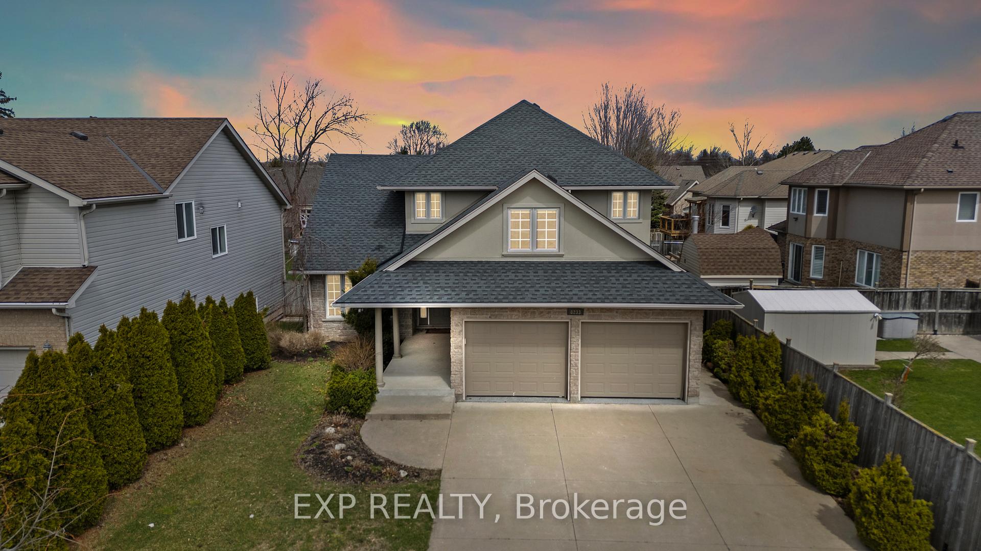 8233 Costabile Drive, Niagara Falls, ON L2H 3L2