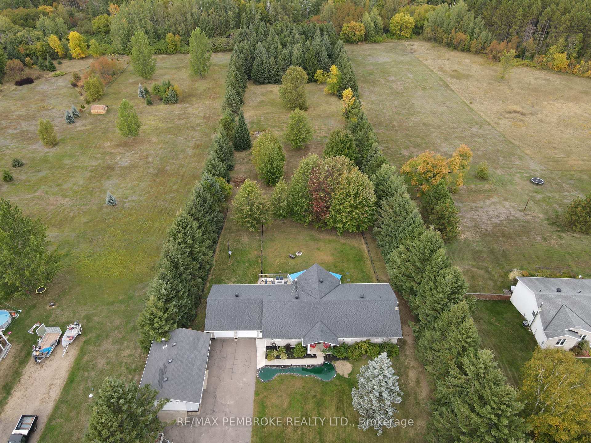56 Robertson Drive, Whitewater Region — photo 4 of 5