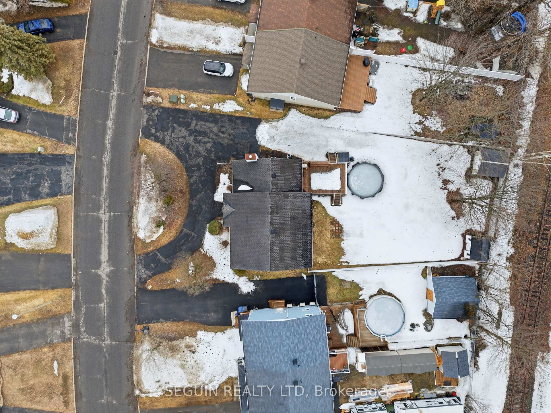 650 Berthiaume Street, Hawkesbury — photo 4 of 5