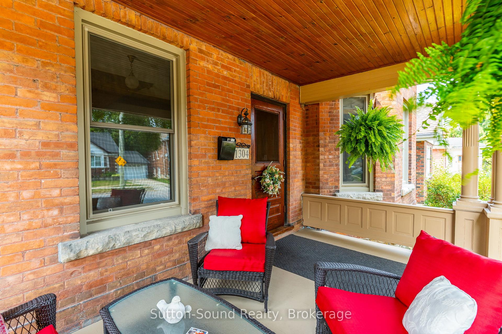 1304 4th Avenue W, Owen Sound — photo 3 of 5