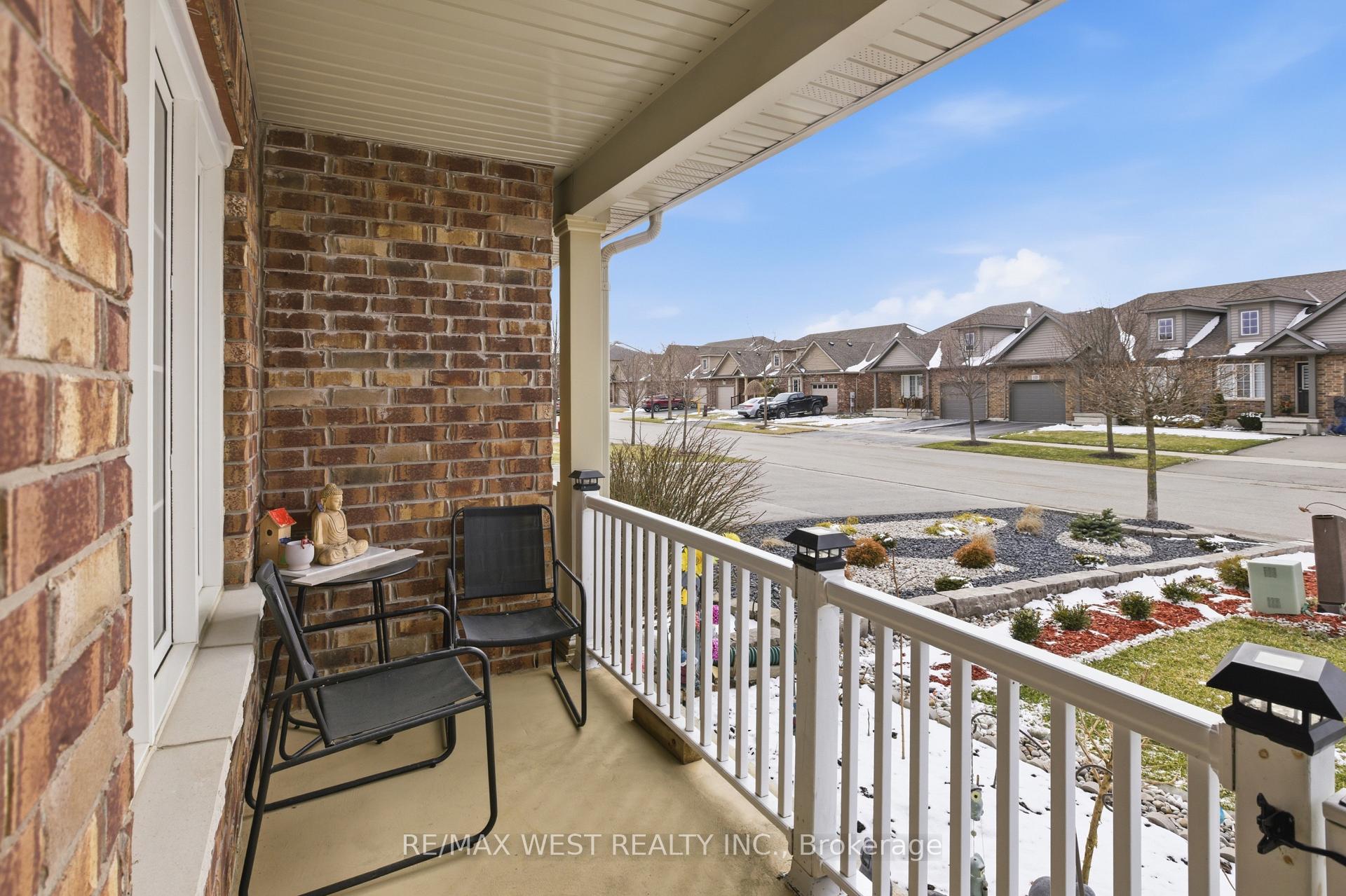 170 Silverwood Avenue, Welland — photo 3 of 5