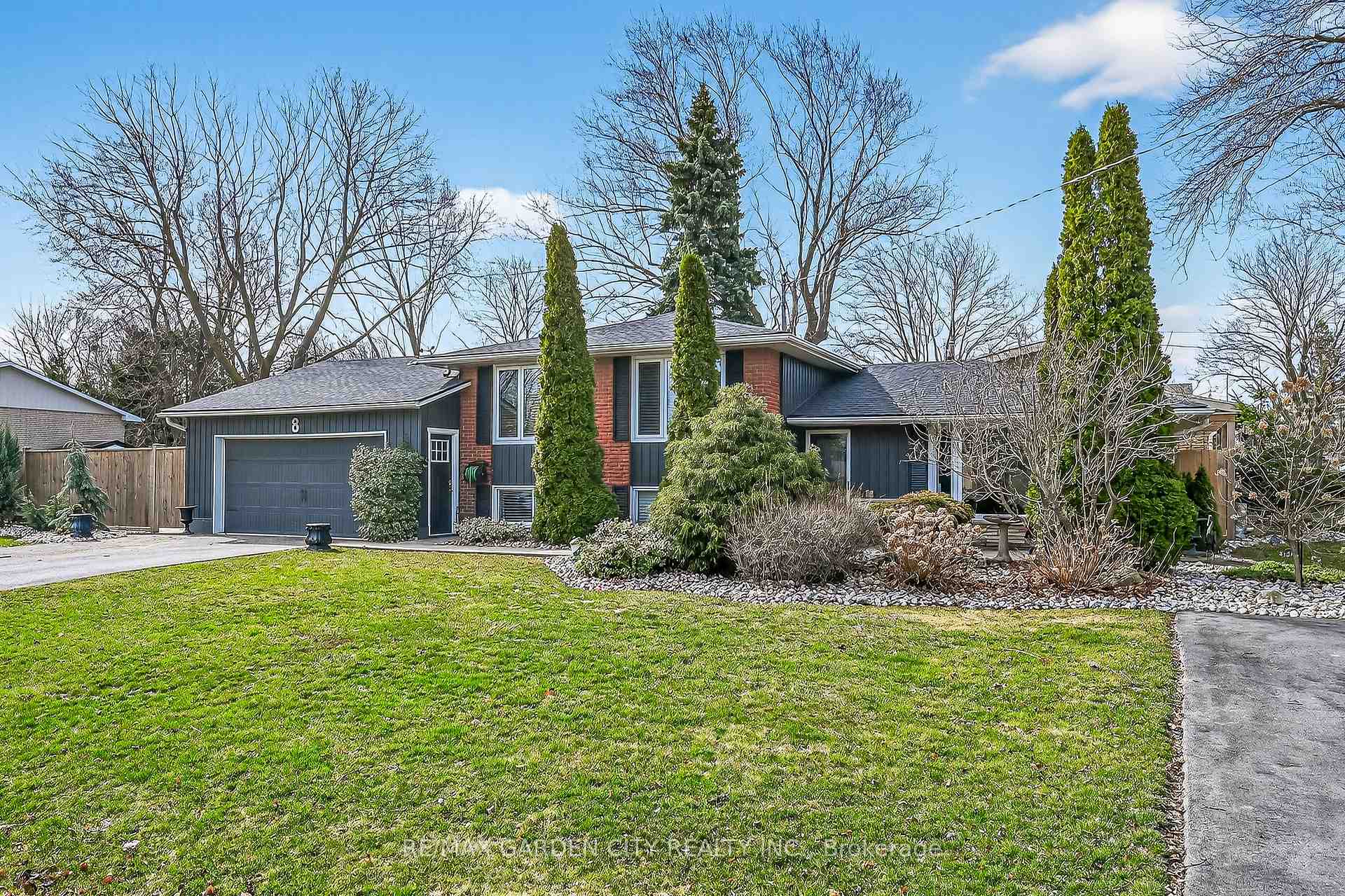 8 BENDAMERE Drive, Grimsby, ON L3M 2N3 — Grimsby, Ontario