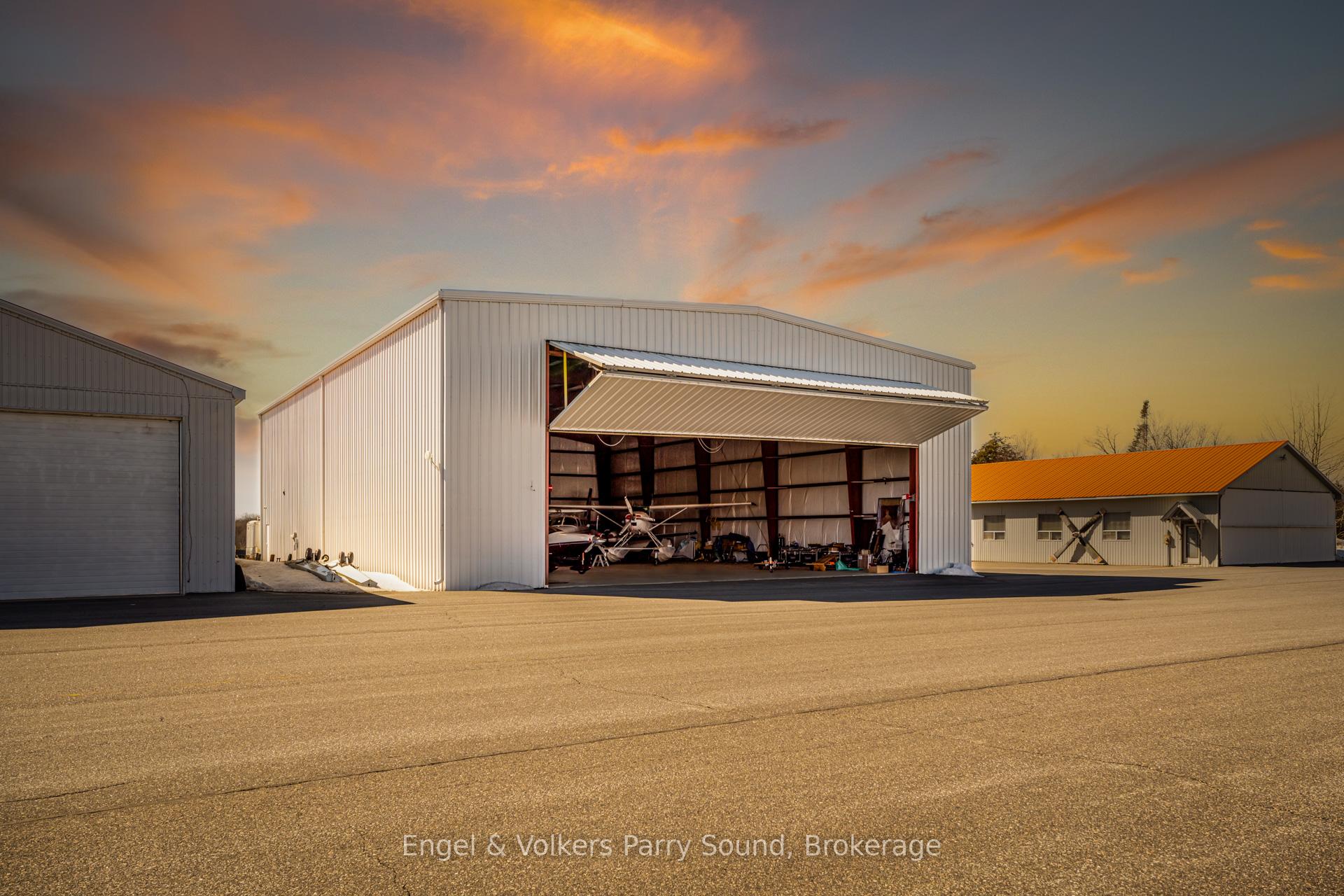 14 Hangar Road, Seguin, ON P2A 0B2