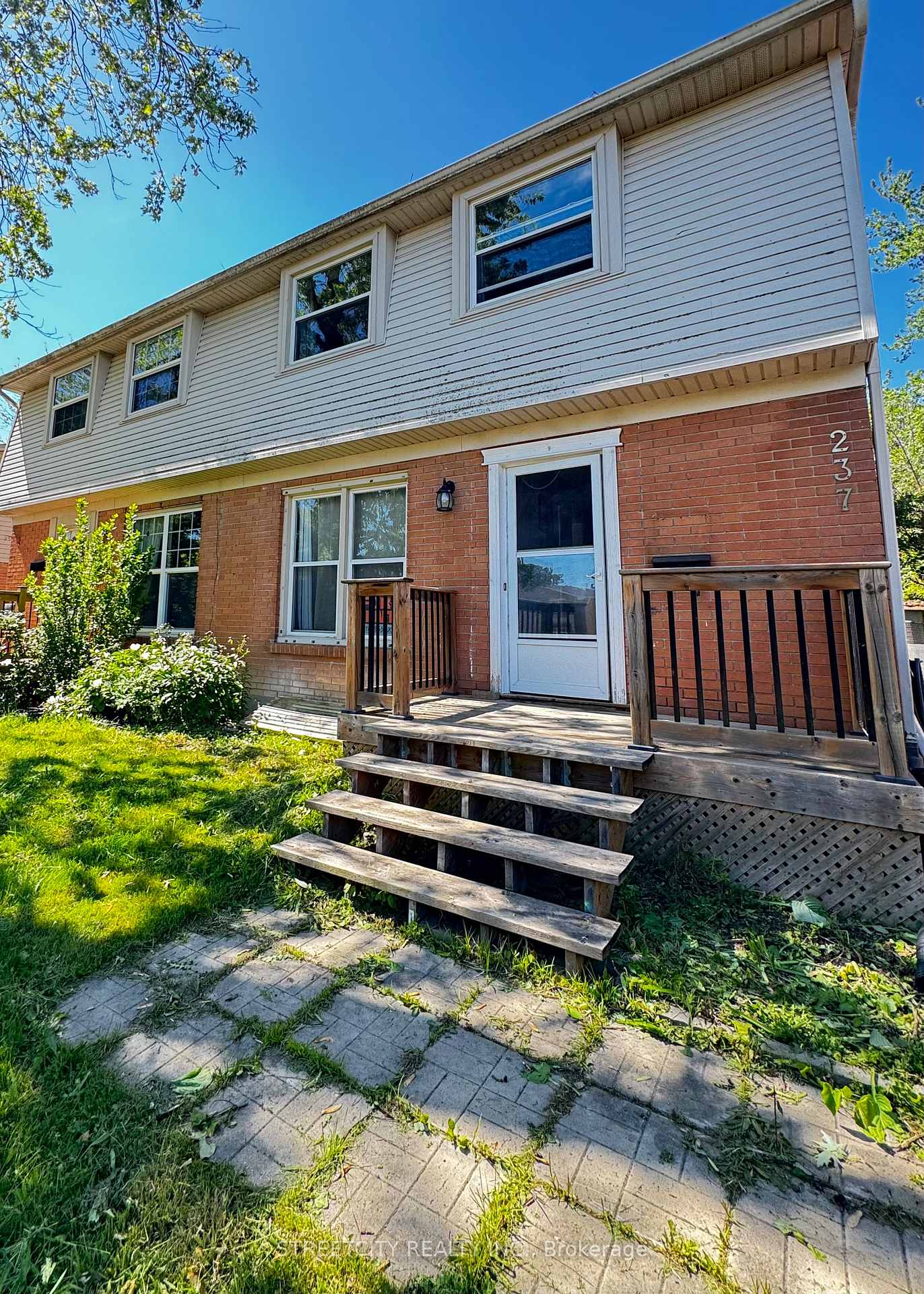 237 Homestead (Basement ) Crescent, London North — photo 2 of 5