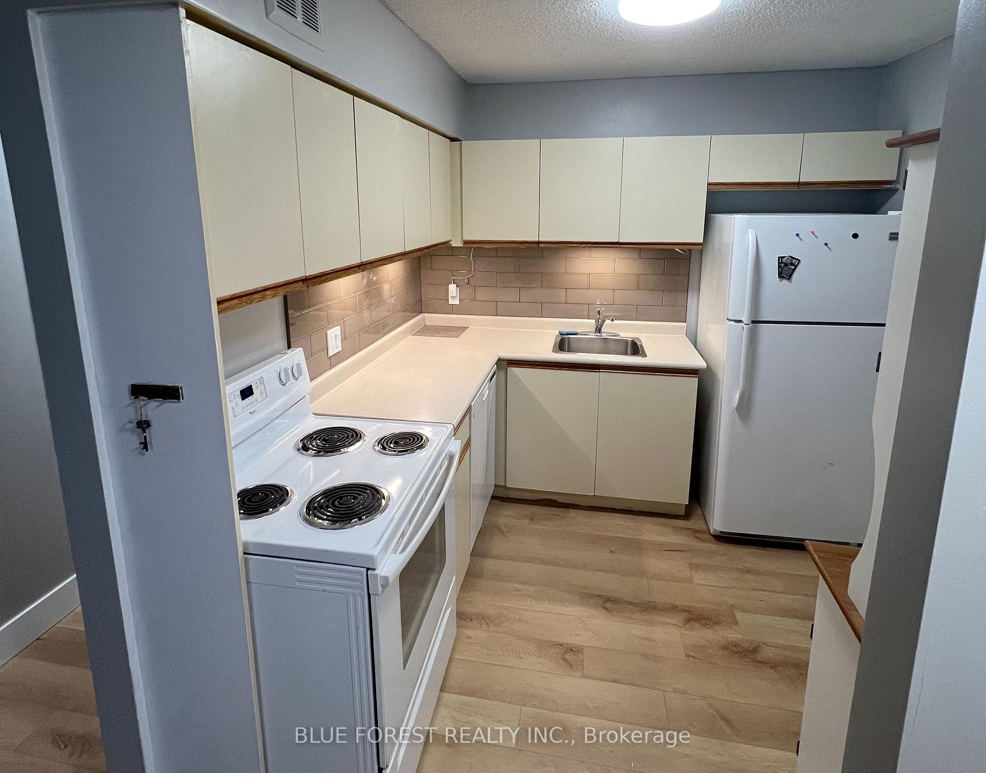 1 Jacksway Crescent 402, London North — photo 4 of 5
