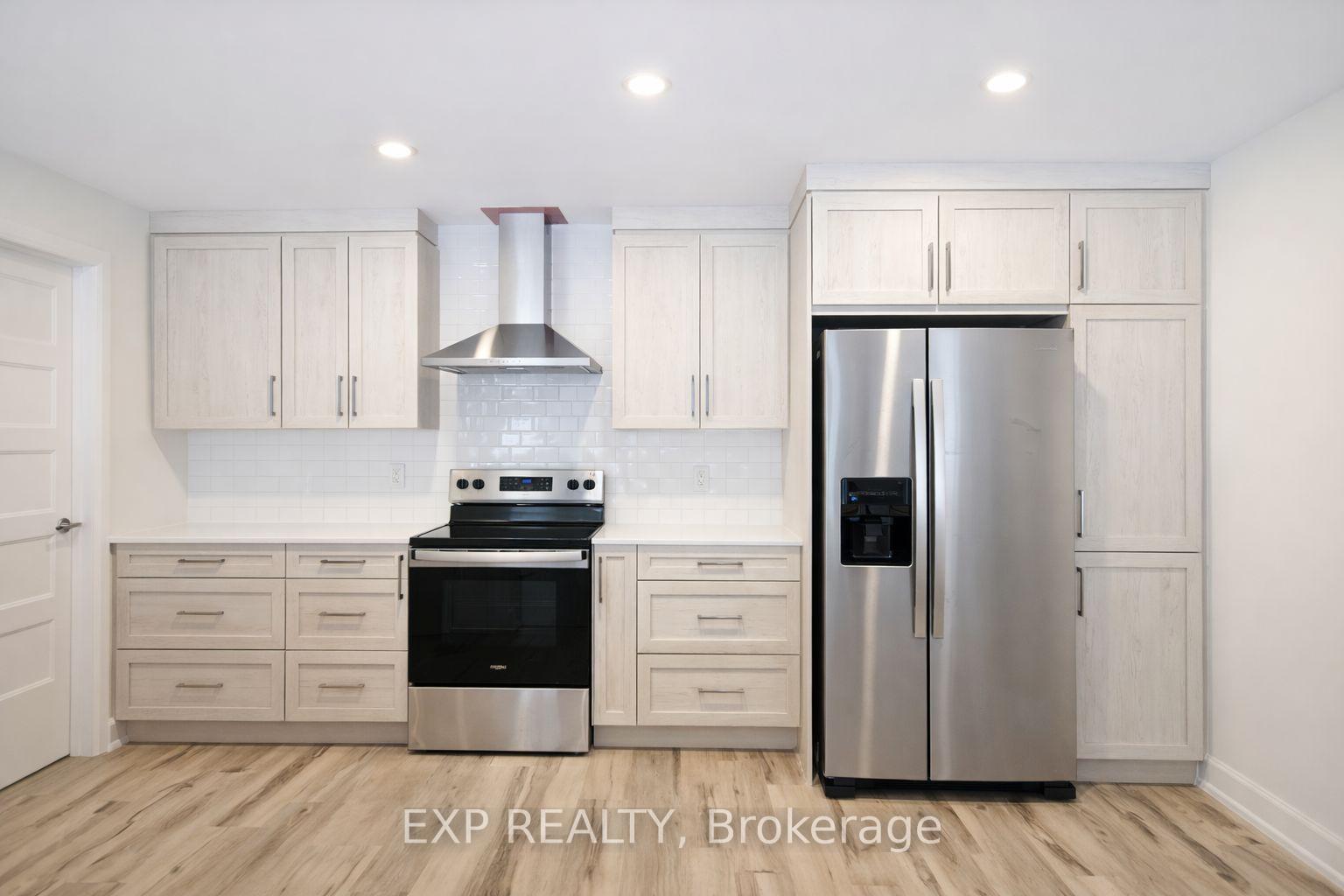 329 Voyageur Place, Russell — photo 4 of 5