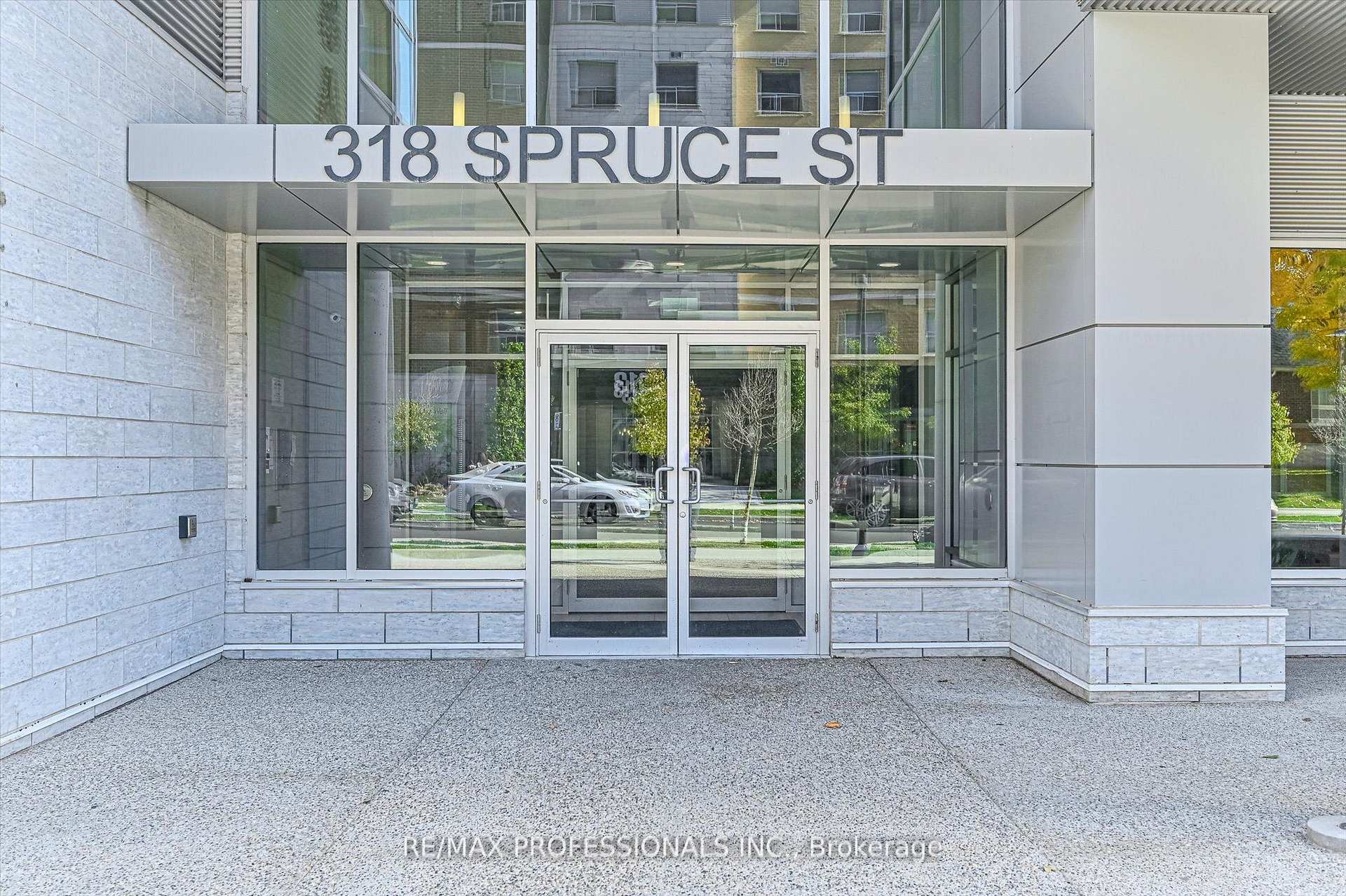 318 Spruce Street 2103, Waterloo — photo 2 of 5