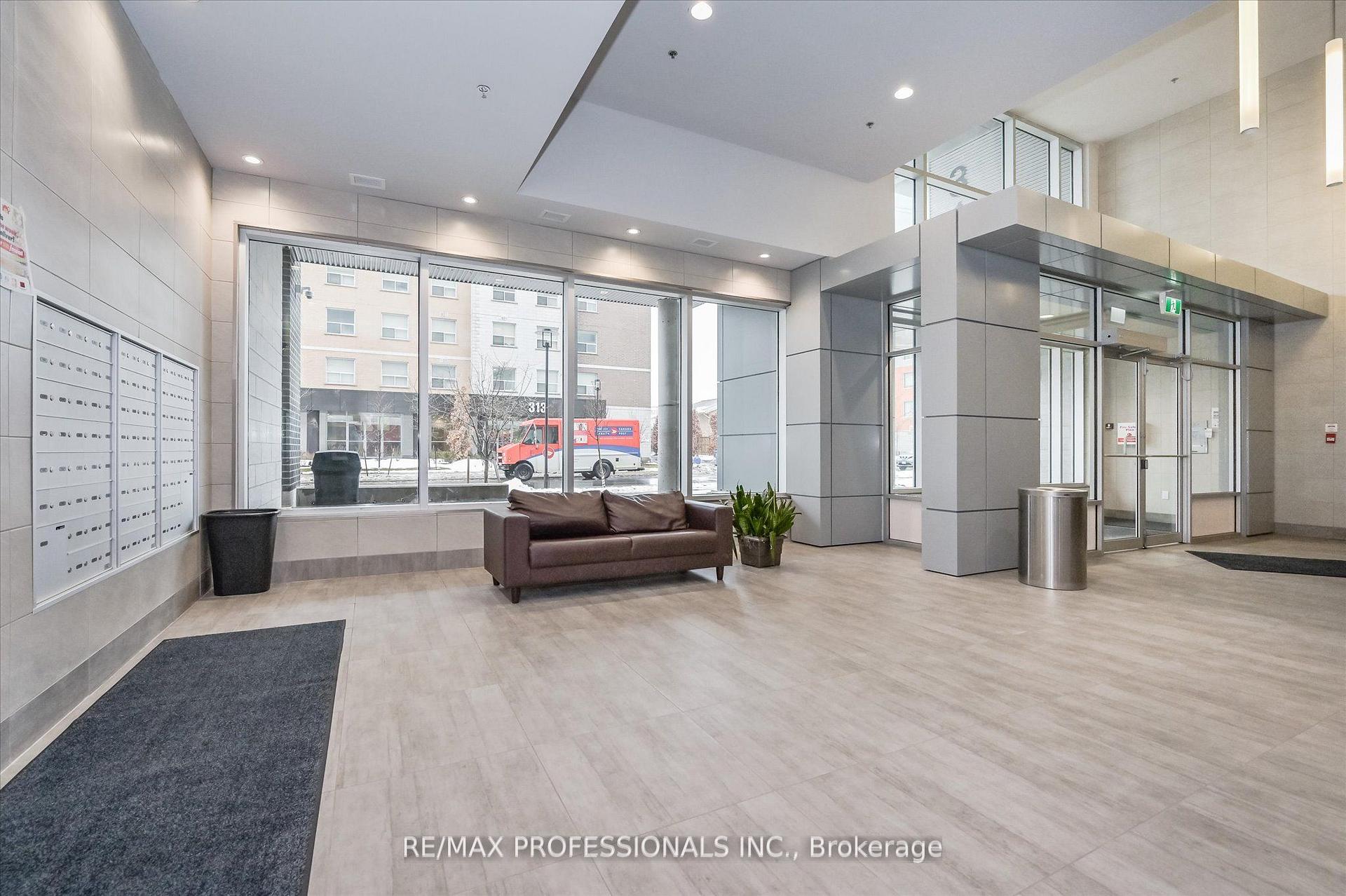 318 Spruce Street 2103, Waterloo — photo 3 of 5