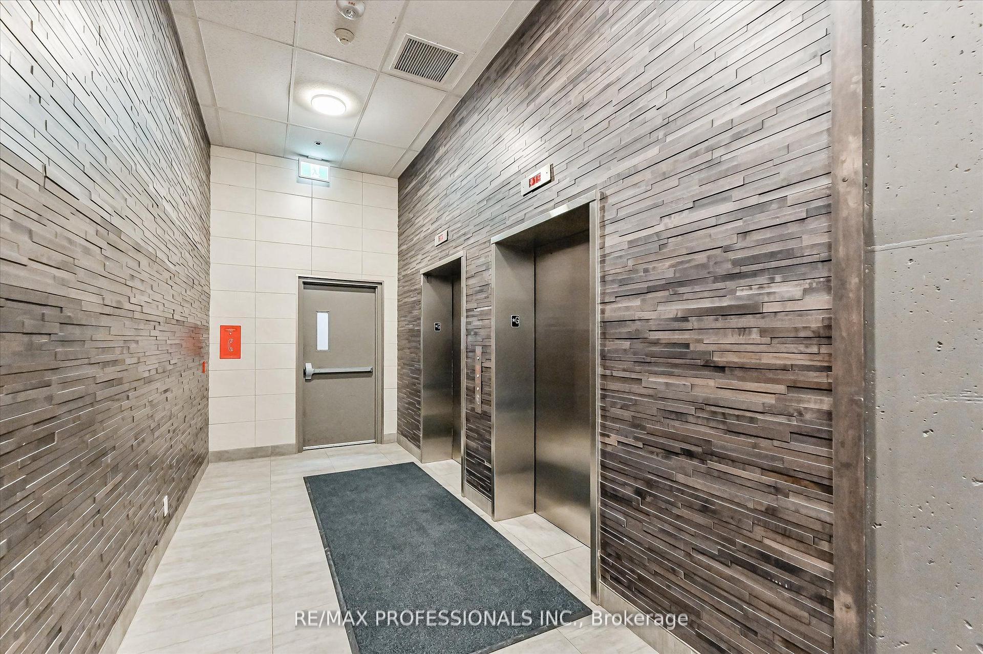 318 Spruce Street 2103, Waterloo — photo 4 of 5