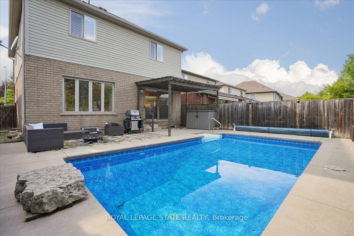 95 Hemlock Way, Grimsby — photo 2 of 5