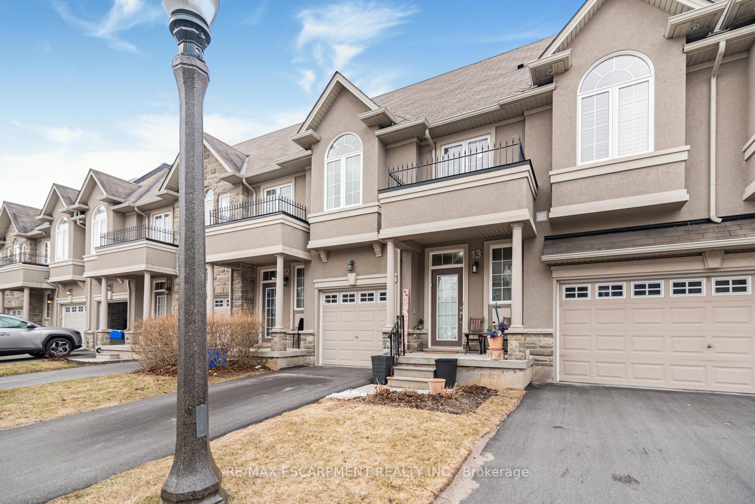 370 Stonehenge Drive 13, Hamilton, ON L9K 0H9