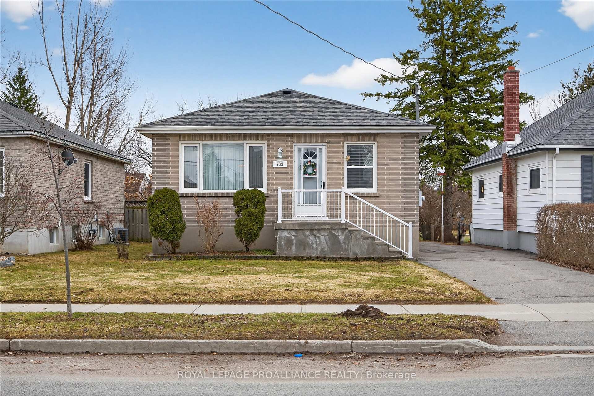 733 Cameron Street, Peterborough, ON K9J 4A1