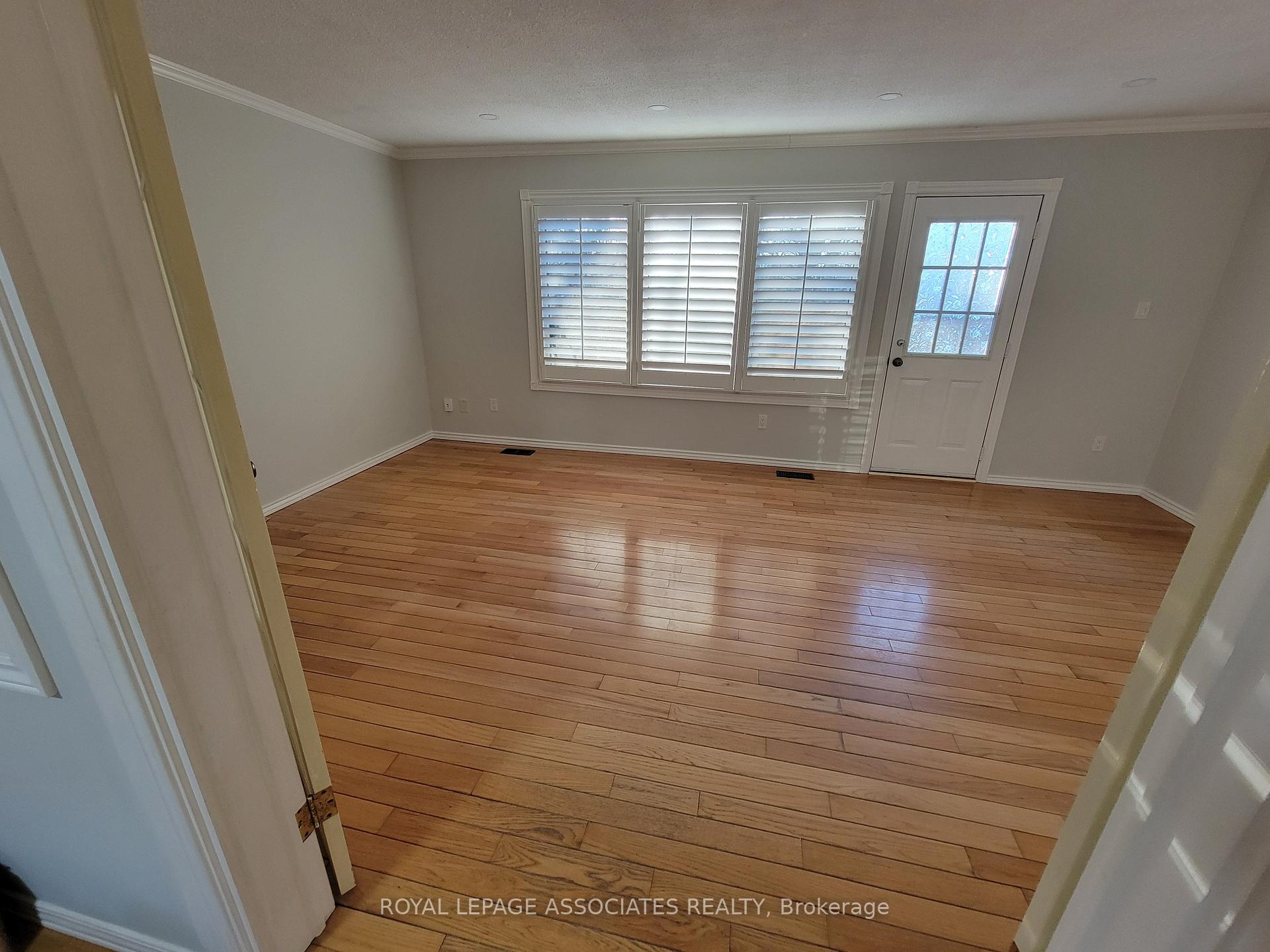 85 Albright Road 45, Hamilton, ON L8K 6H1