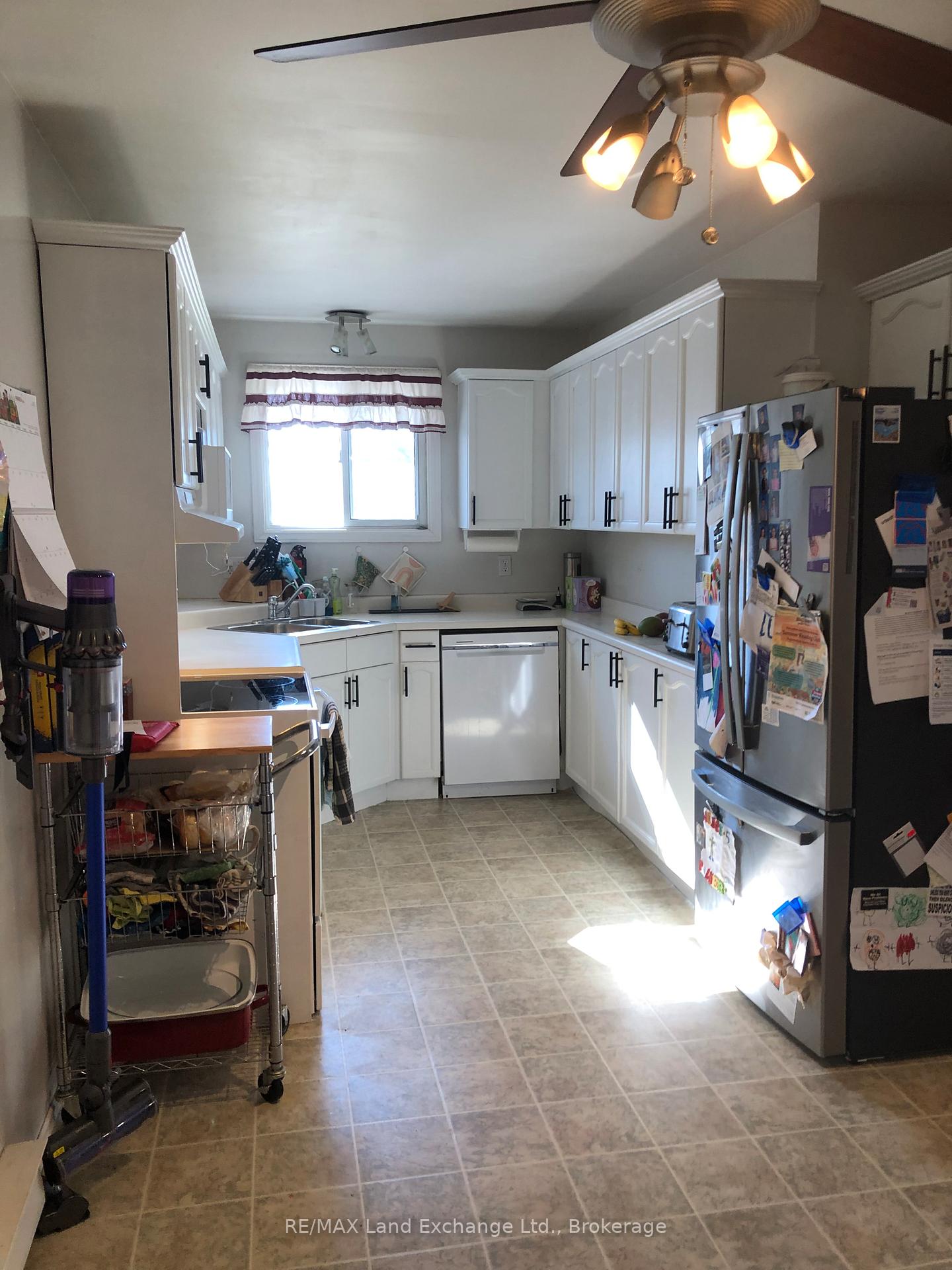 812 Walsh Street, Kincardine — photo 3 of 5