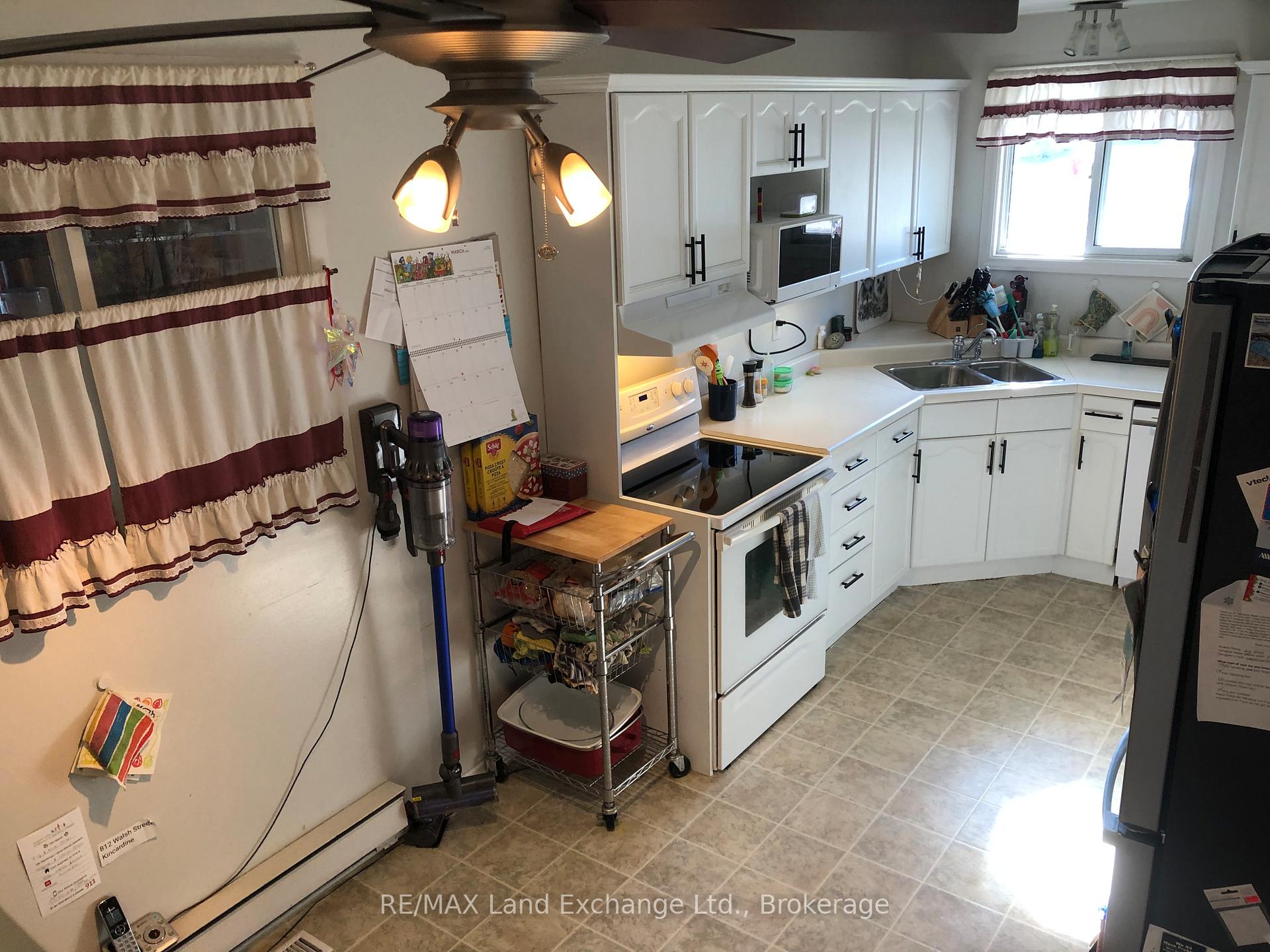 812 Walsh Street, Kincardine — photo 4 of 5