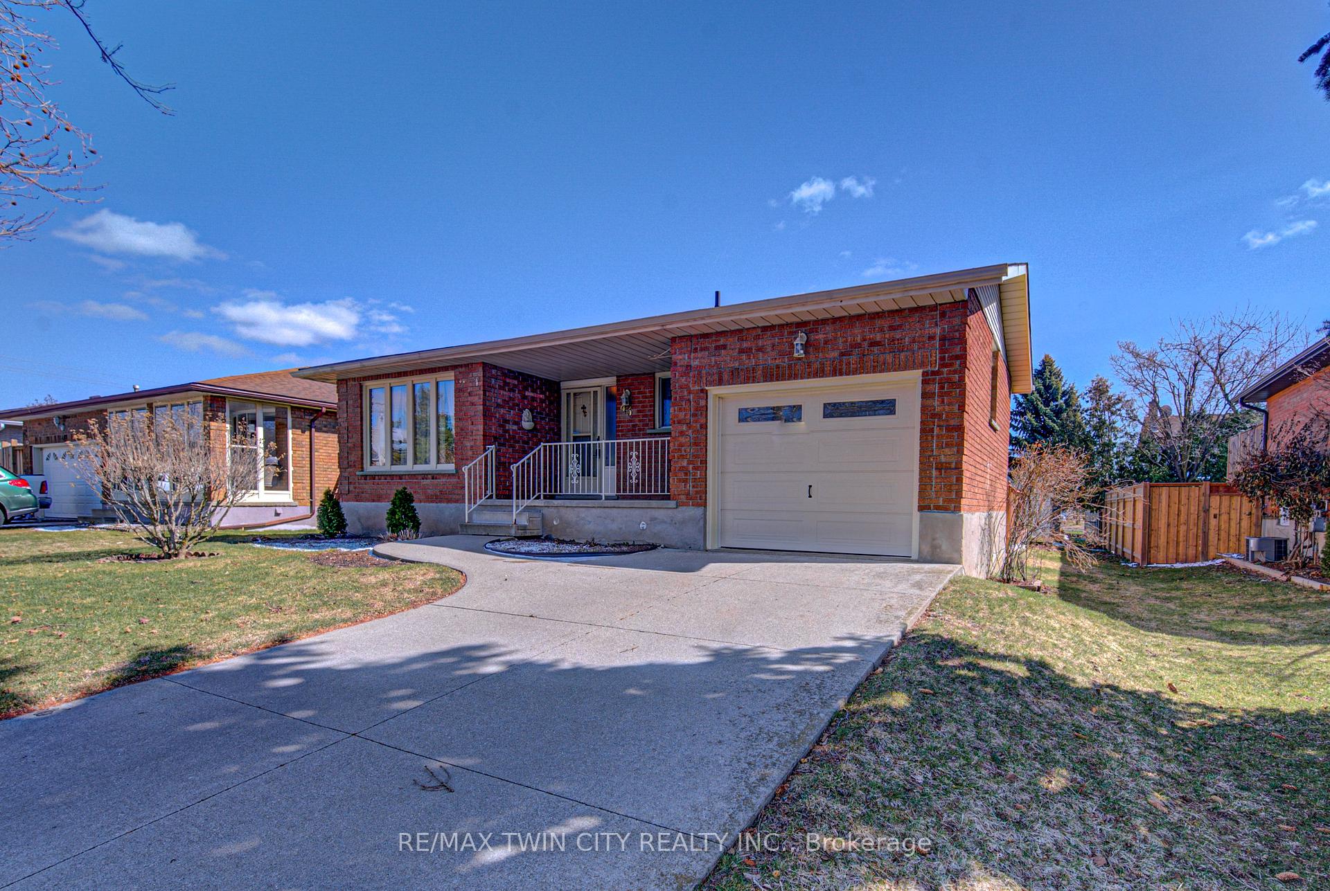 43 Quaiser Street, Kitchener, ON N2A 3P8