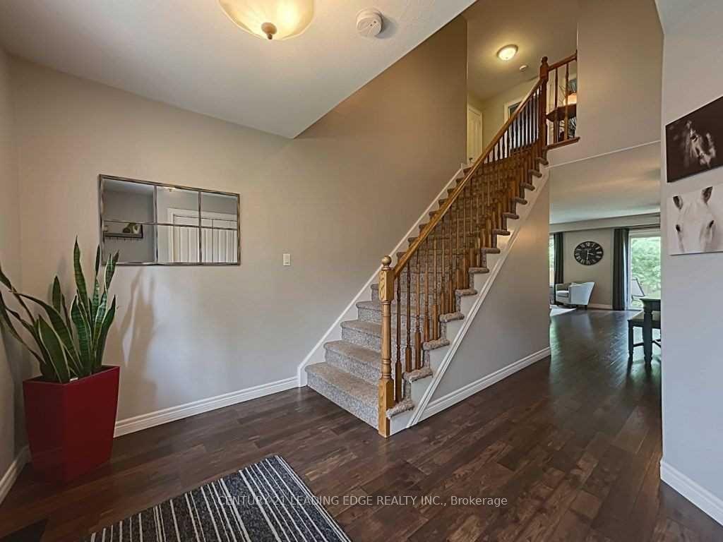 124 College Street 9, West Lincoln — photo 3 of 5