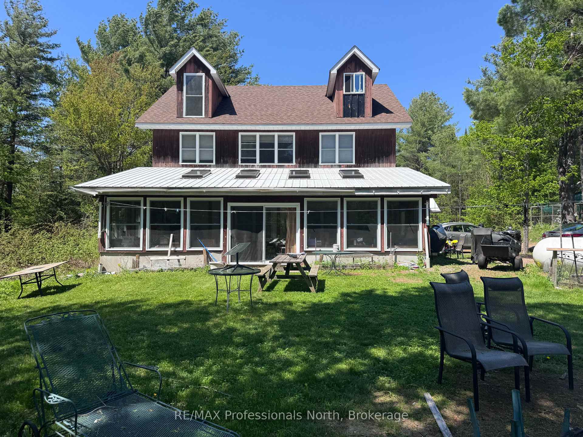 1127 Bobcaygeon Road, Minden Hills — photo 2 of 5
