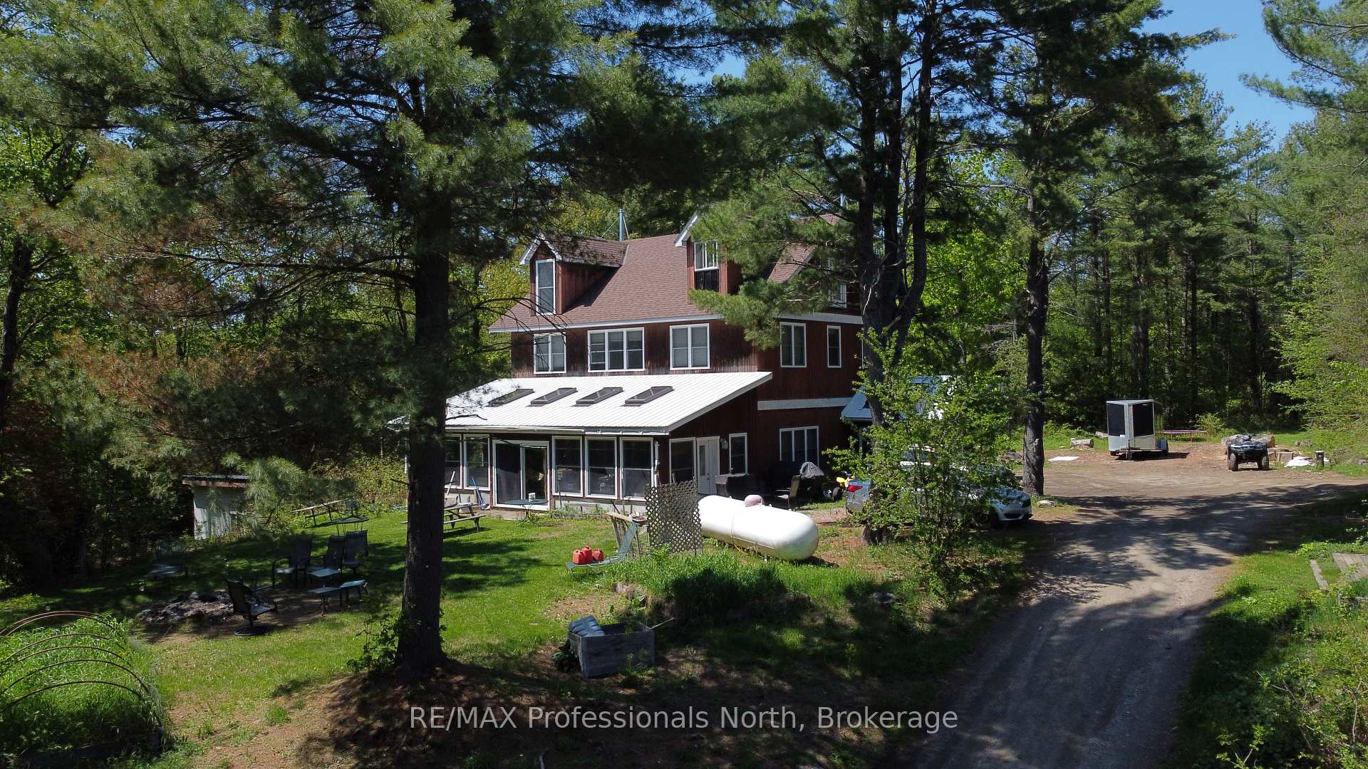1127 Bobcaygeon Road, Minden Hills — photo 3 of 5
