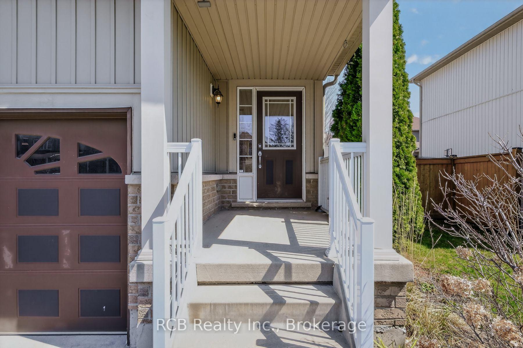 155 Thomas Avenue, Brantford — photo 4 of 5