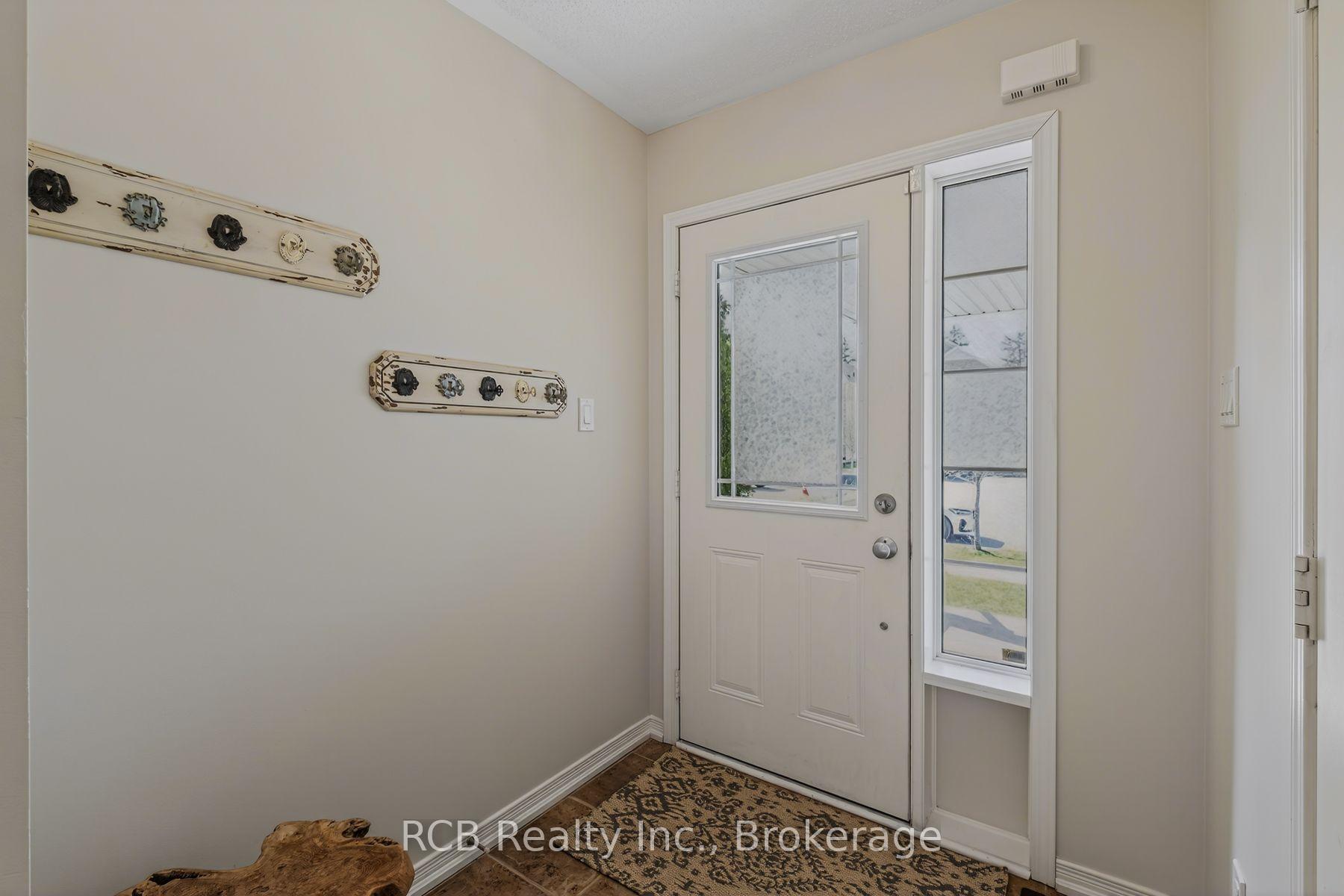 155 Thomas Avenue, Brantford — photo 5 of 5