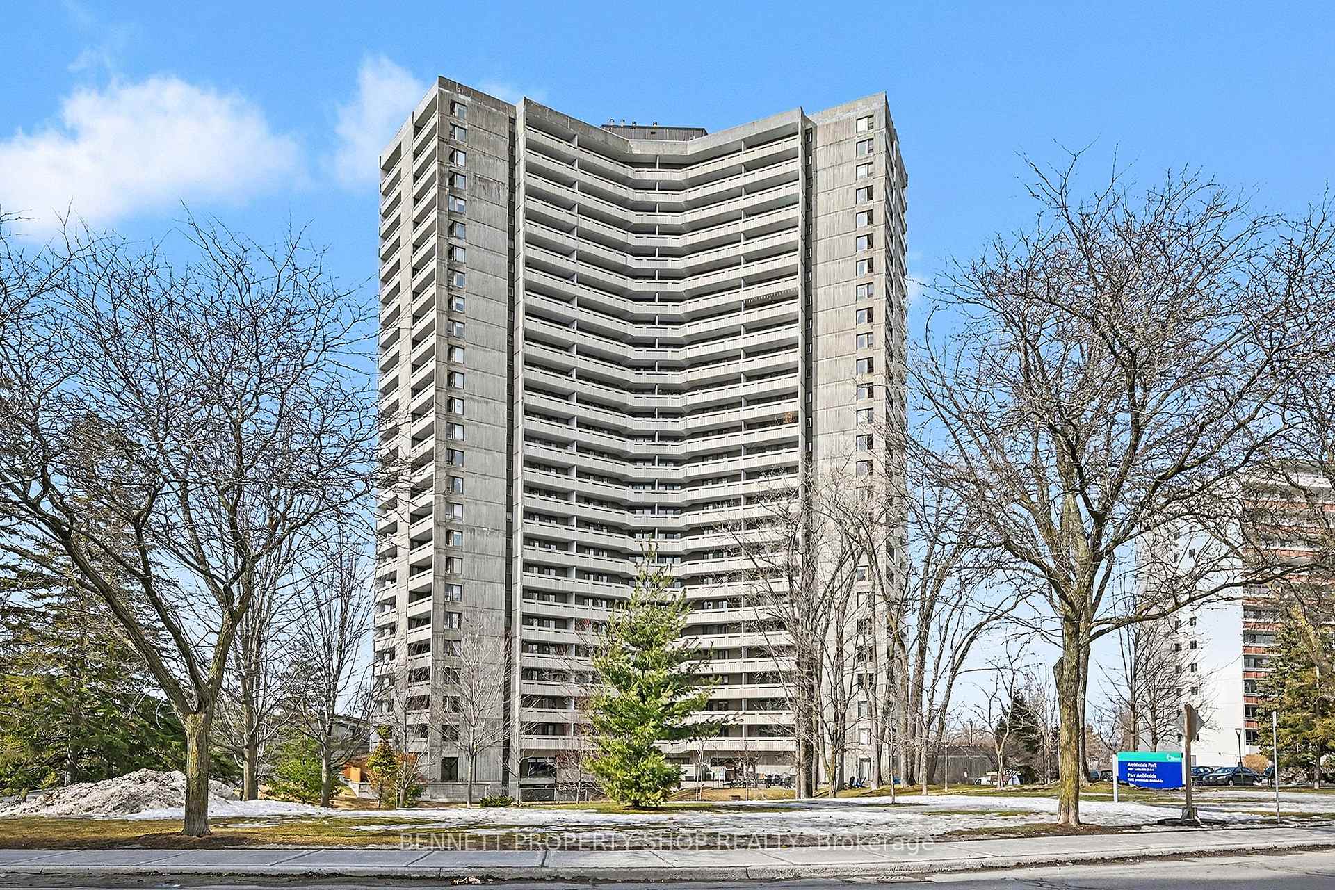 1081 Ambleside Drive 1201, Woodroffe, ON K2B 8C8