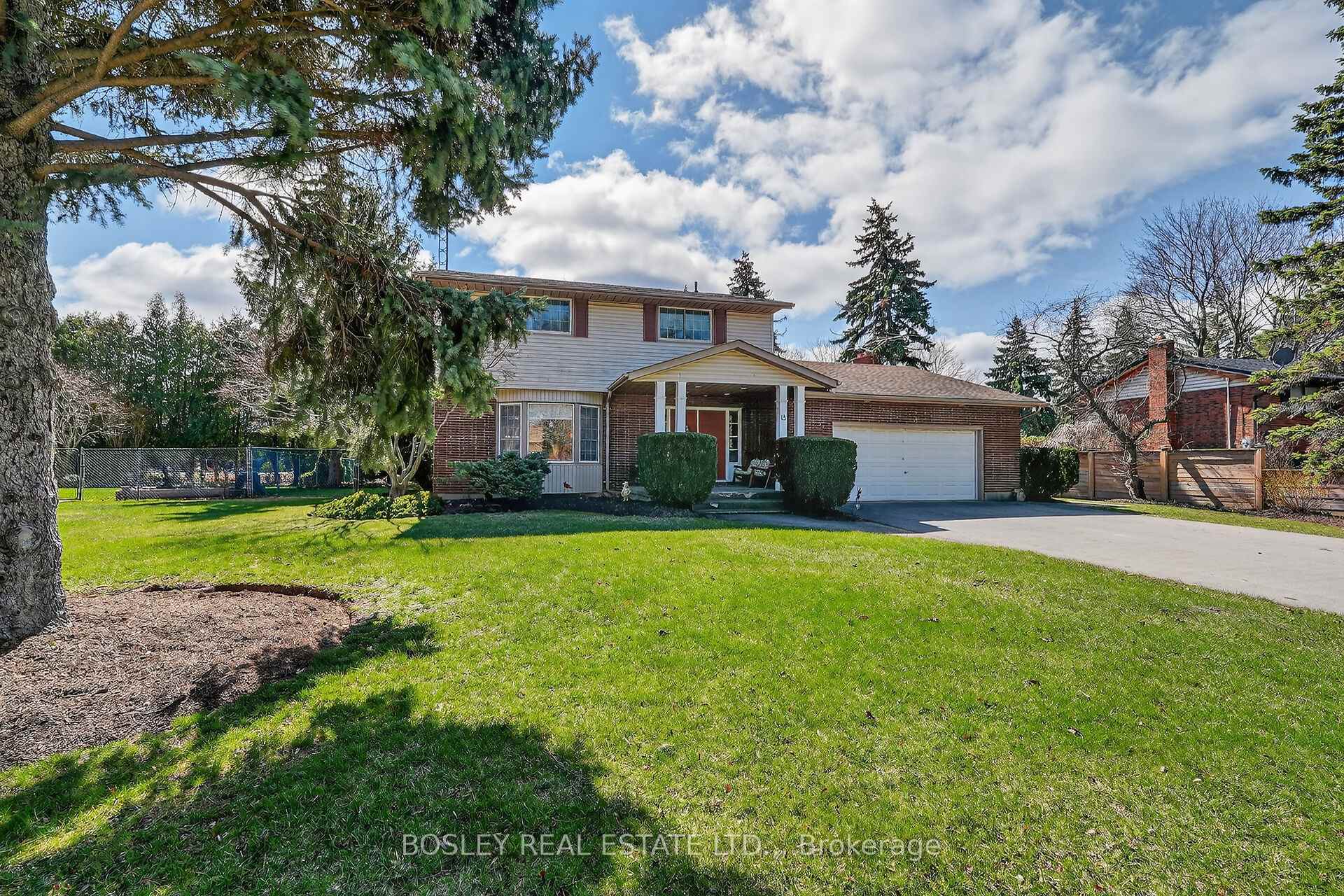 15 Upper Canada Drive, Niagara-on-the-Lake, ON L0S 1J0