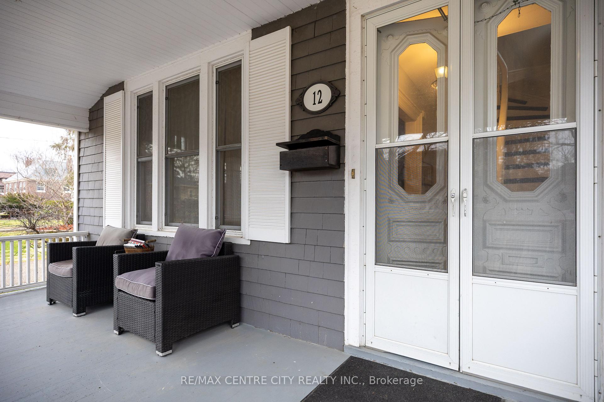 12 Rosebery Place, St. Thomas — photo 2 of 5