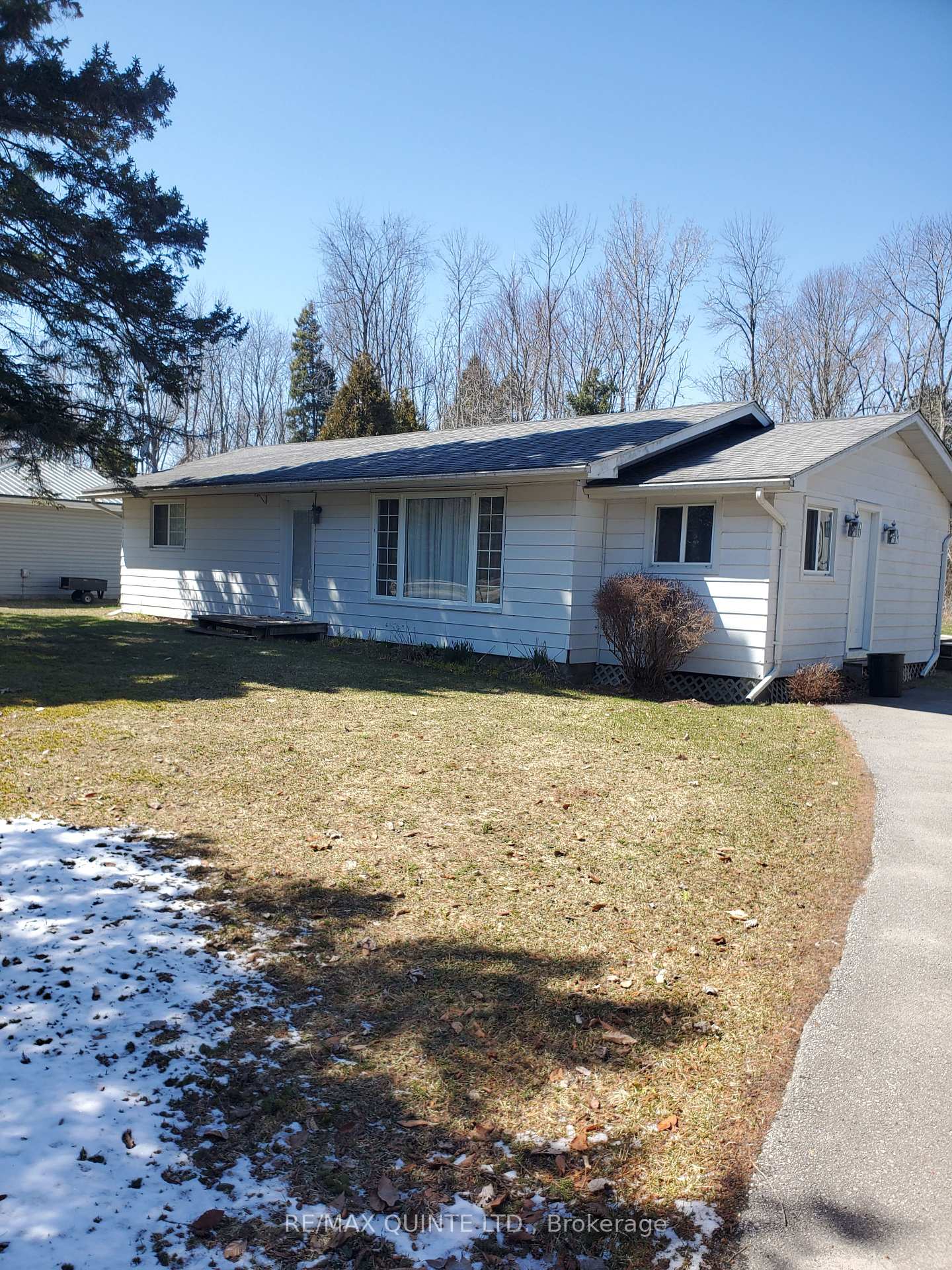 112 Parkview Road, Prince Edward County, ON K0K 1L0