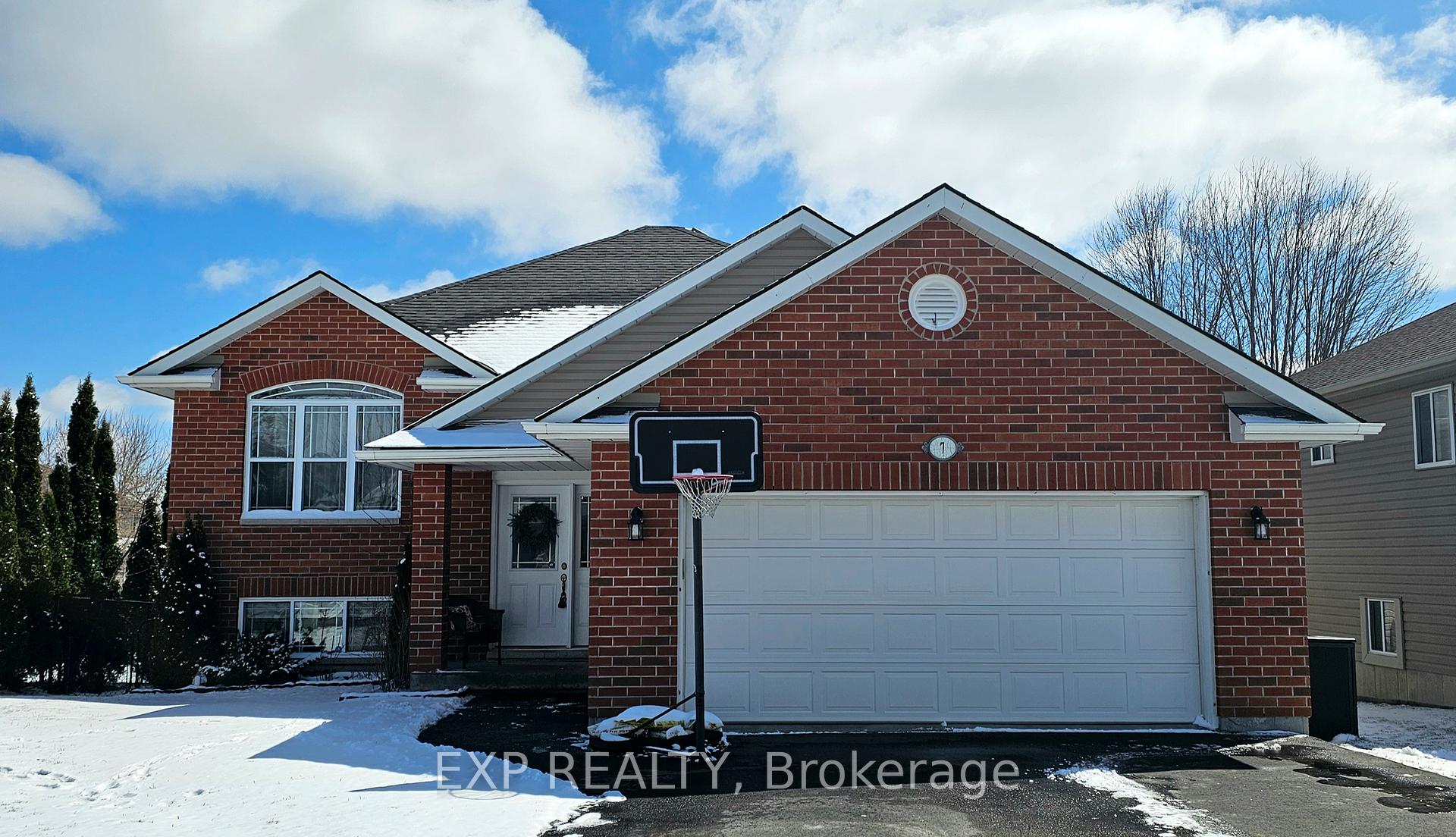 7 Rosewood Drive, Quinte West, ON K0K 2C0
