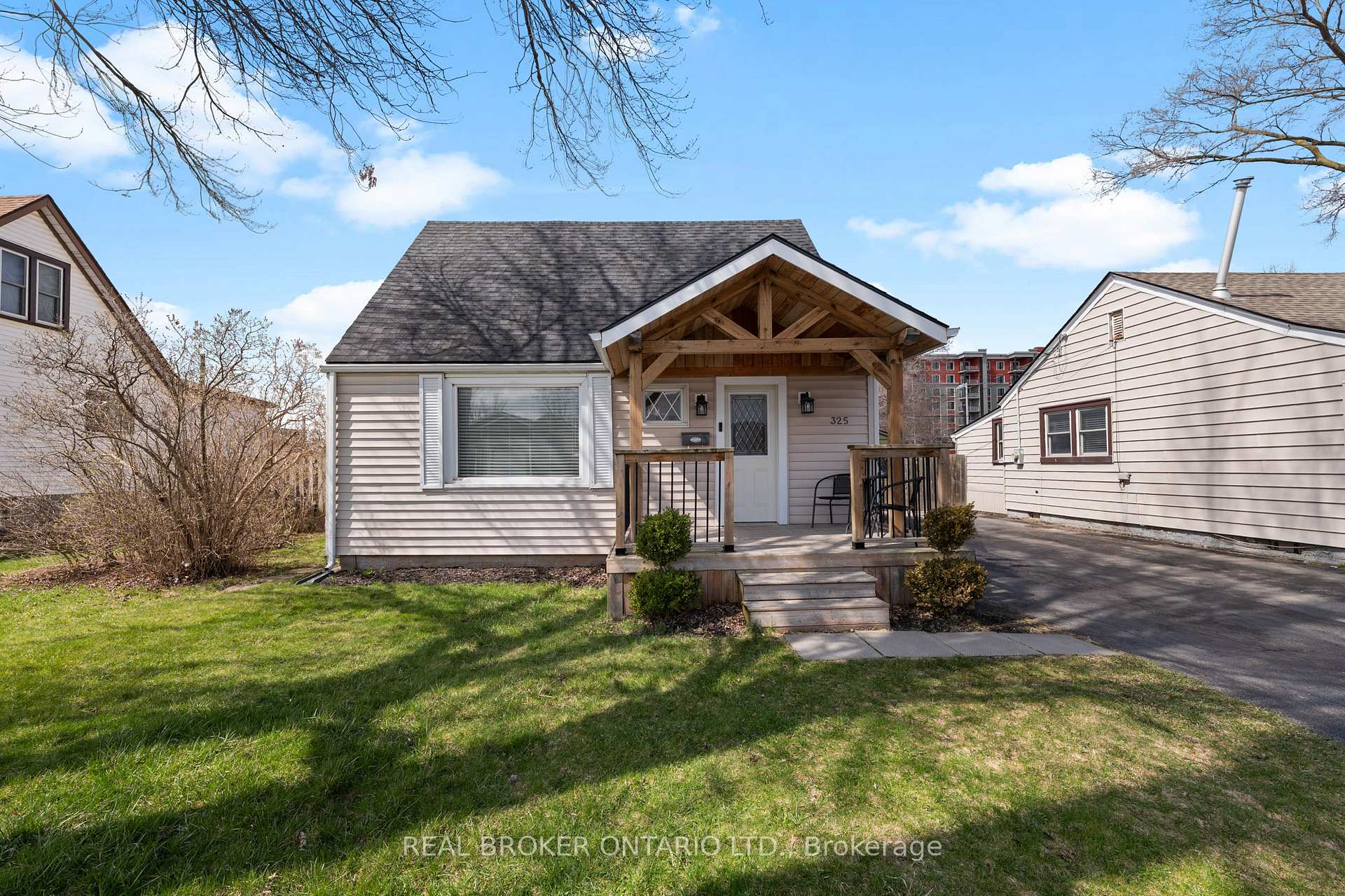 325 Crowland Avenue, Welland, ON L3B 1X5