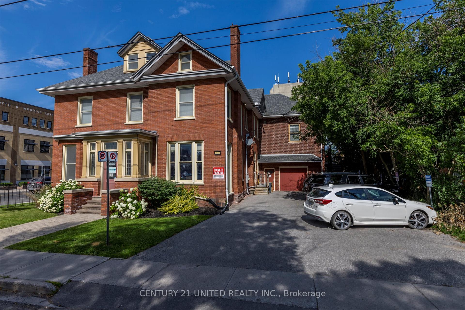 318 Stewart Street, Peterborough, ON K9J 3N1