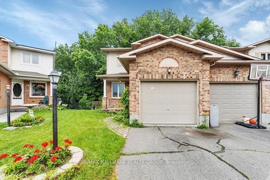 17 RAVENSCROFT Court, Stittsville - Munster - Richmond, ON K2S 1R3