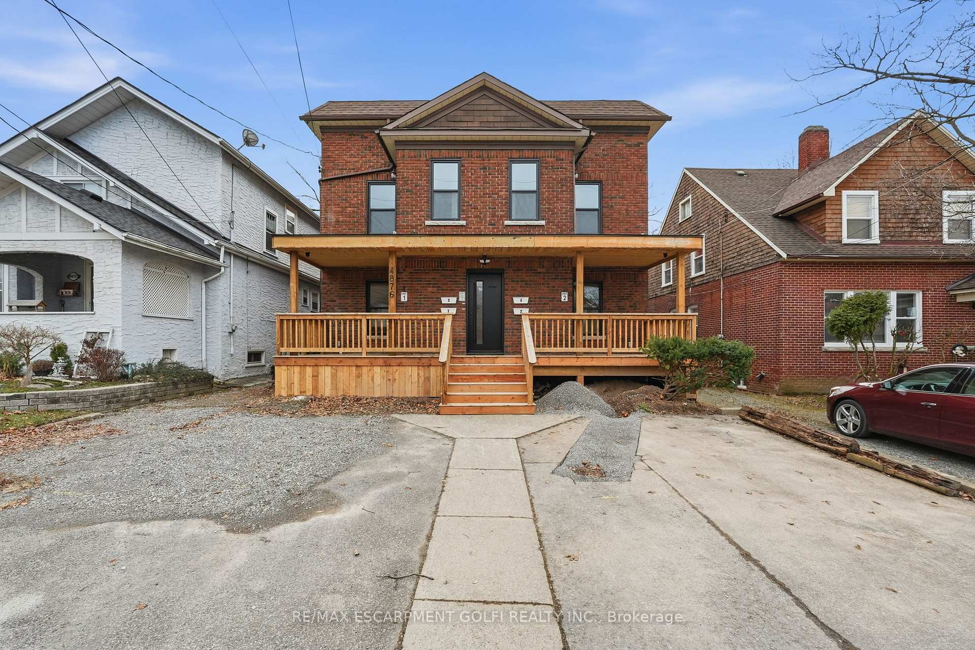 4876 Simcoe Street 2, Niagara Falls, ON L2E 1V9