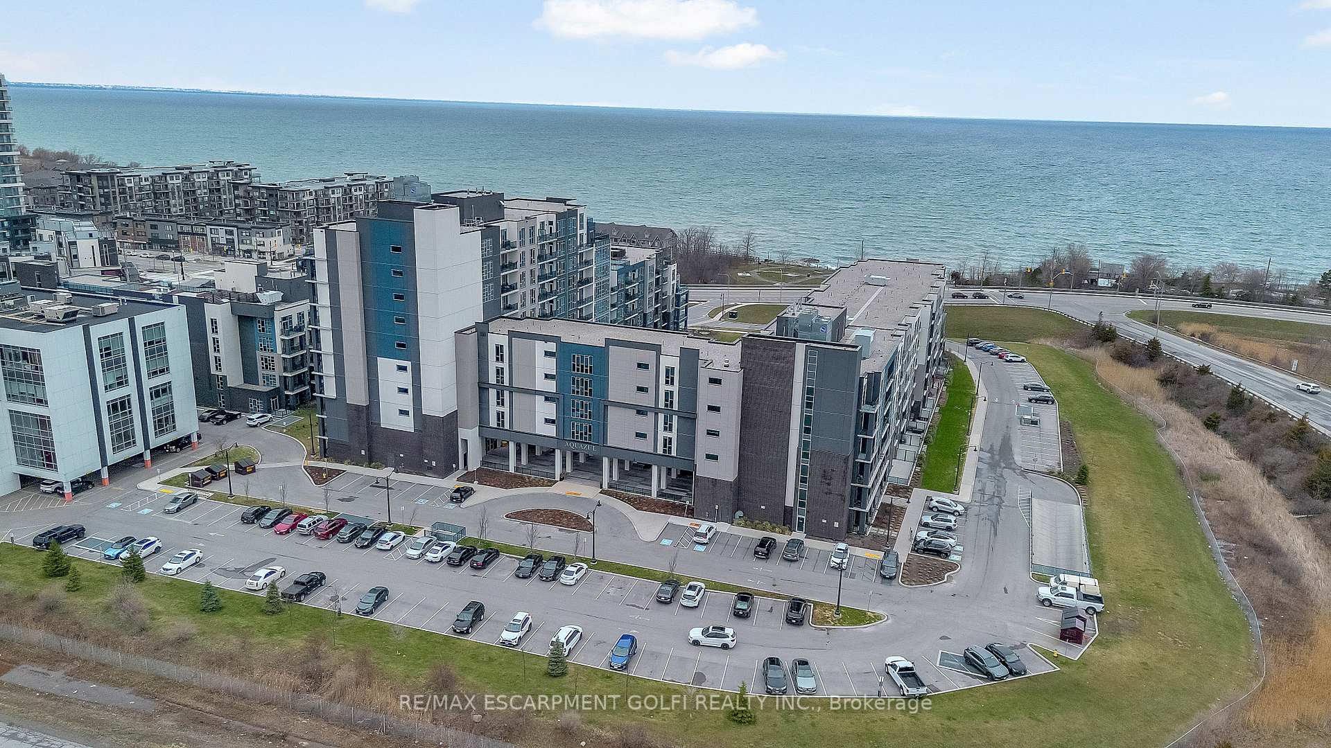 16 Concord Place 317, Grimsby, ON L3M 4E8