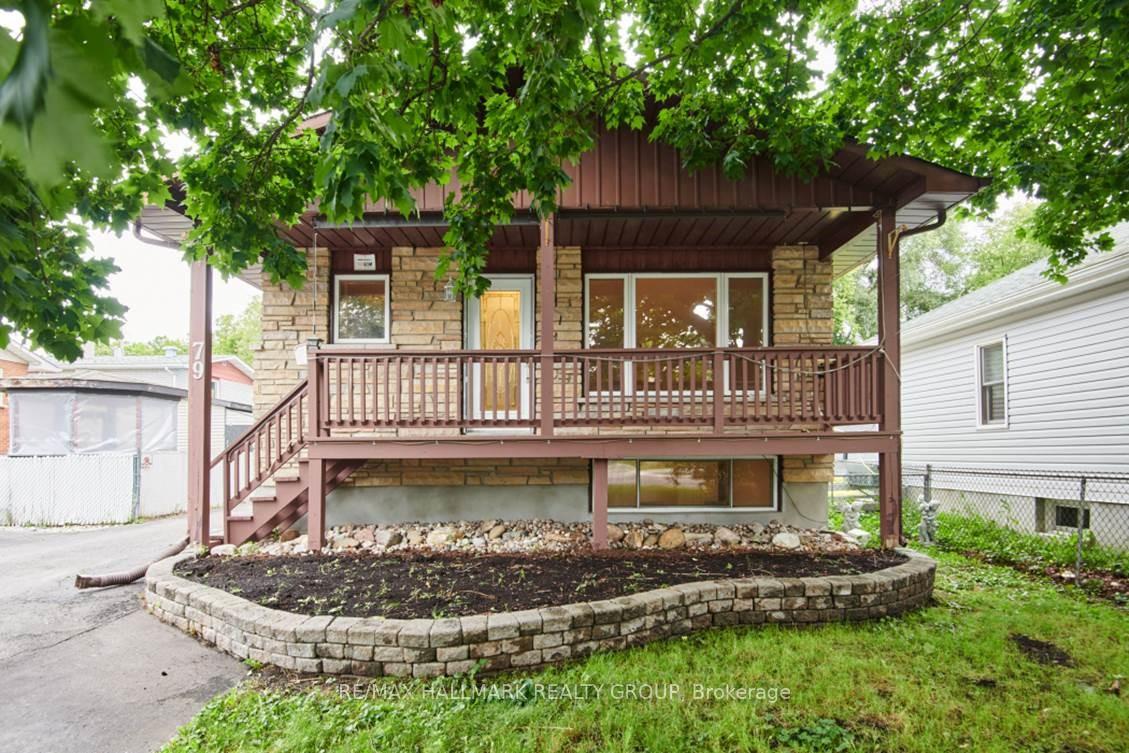79 JOLLIET Avenue B, Vanier and Kingsview Park, ON K1L 5H1
