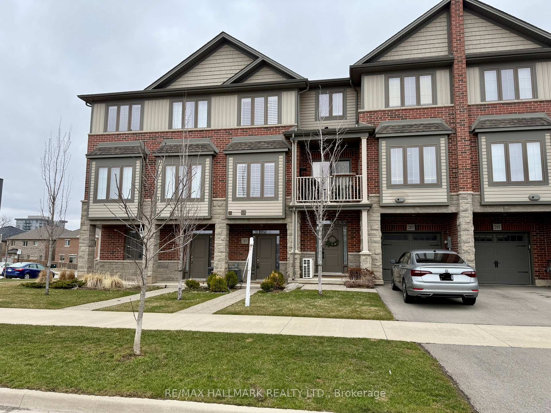 283 Skinner Road, Hamilton, ON L8B 1W5