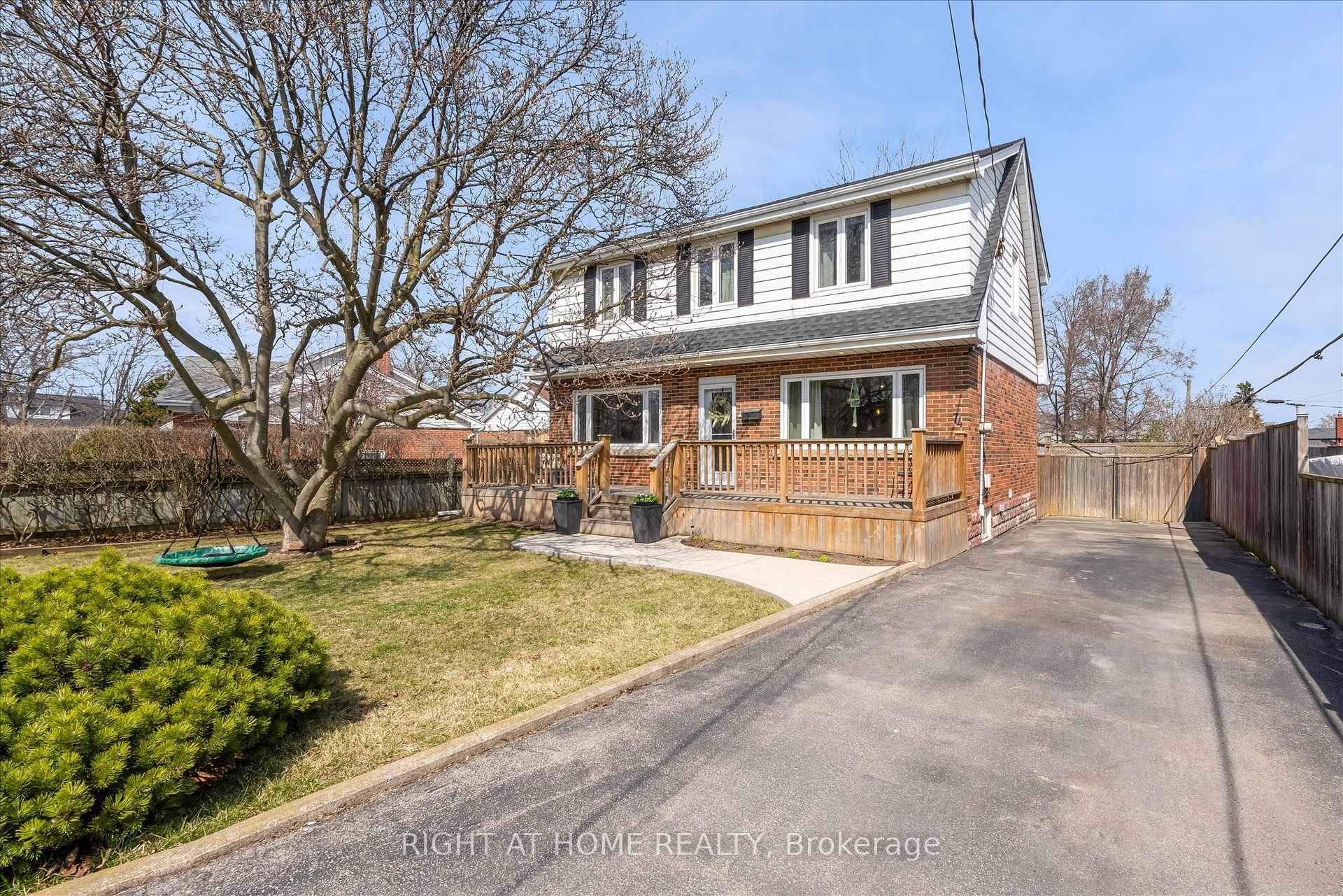 74 Glenview Drive, Hamilton, ON L8G 2L6