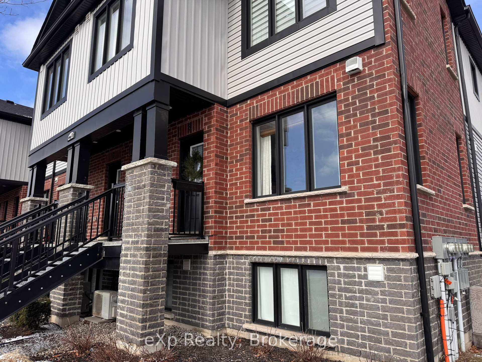 160 Rochefort Street D8, Kitchener, ON N2R 0P5