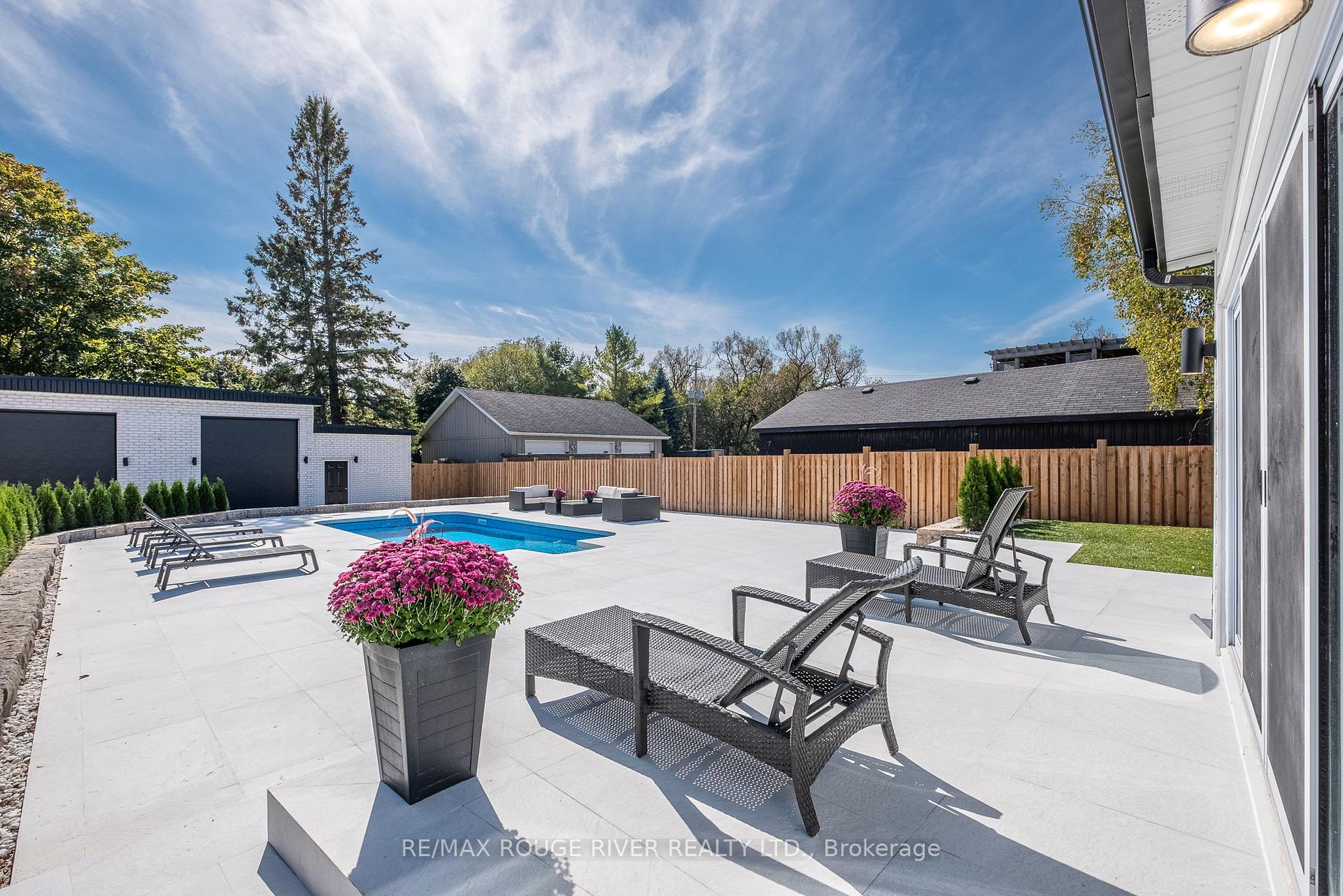 375 King Street W, Cobourg — photo 2 of 5