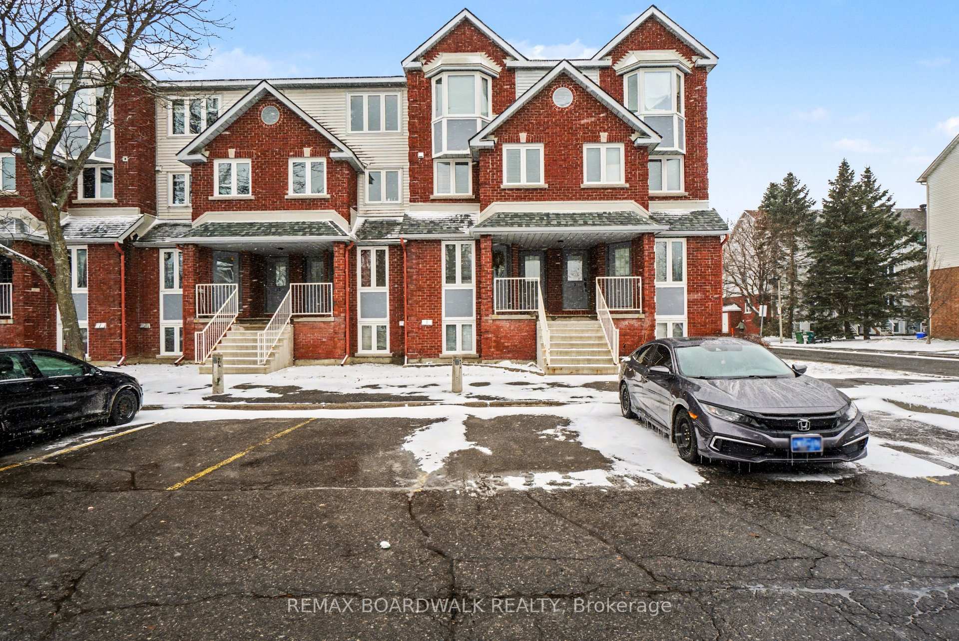 5 Briston Private, Hunt Club - South Keys and Area, ON K1G 5P6